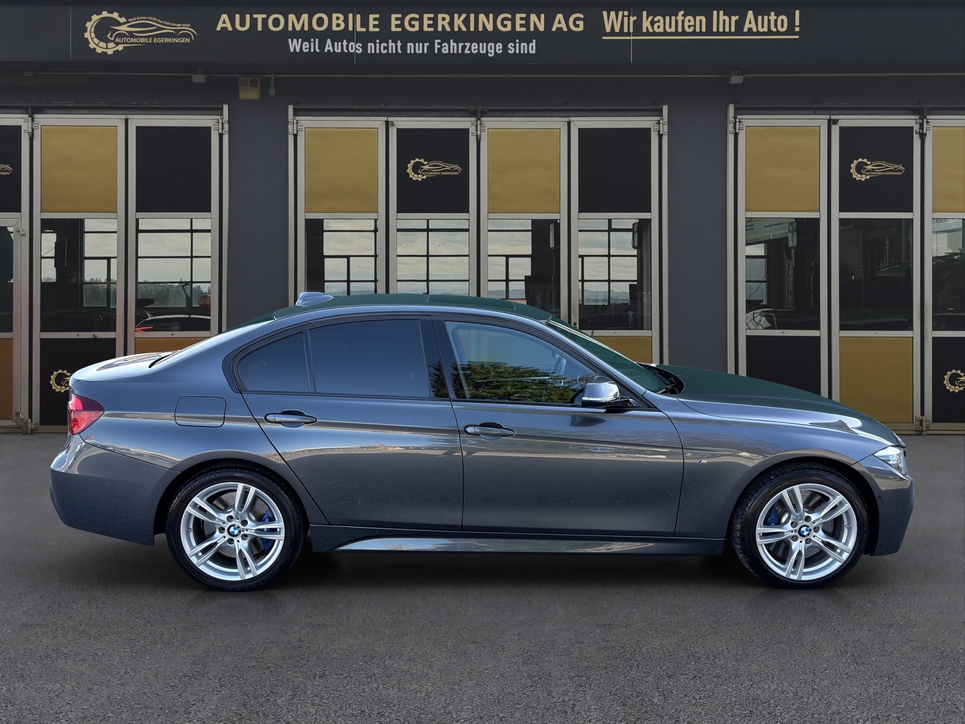 BMW 330d xDrive Edition M Sport Steptronic-image-3