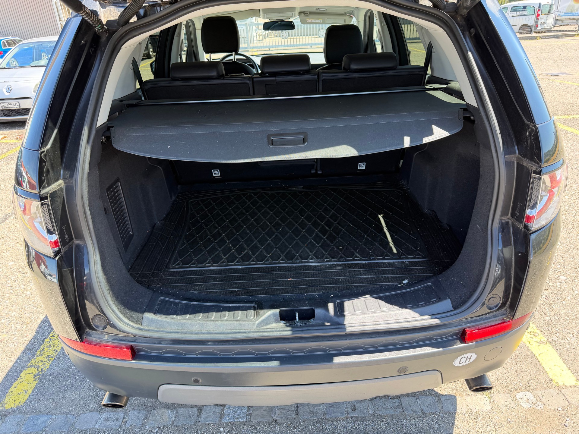 LAND ROVER Discovery Sport 2.0 TD4 HSE AT9-image-10