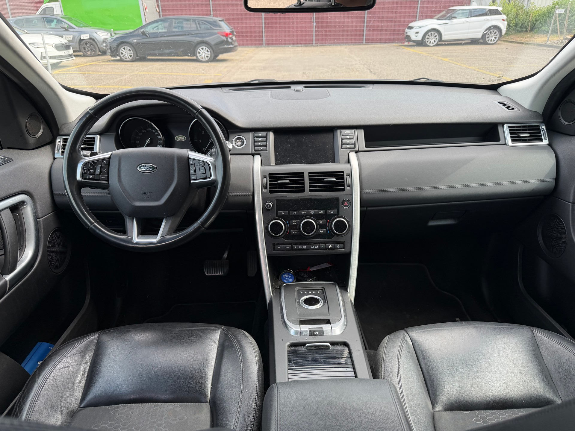LAND ROVER Discovery Sport 2.0 TD4 HSE AT9-image-9