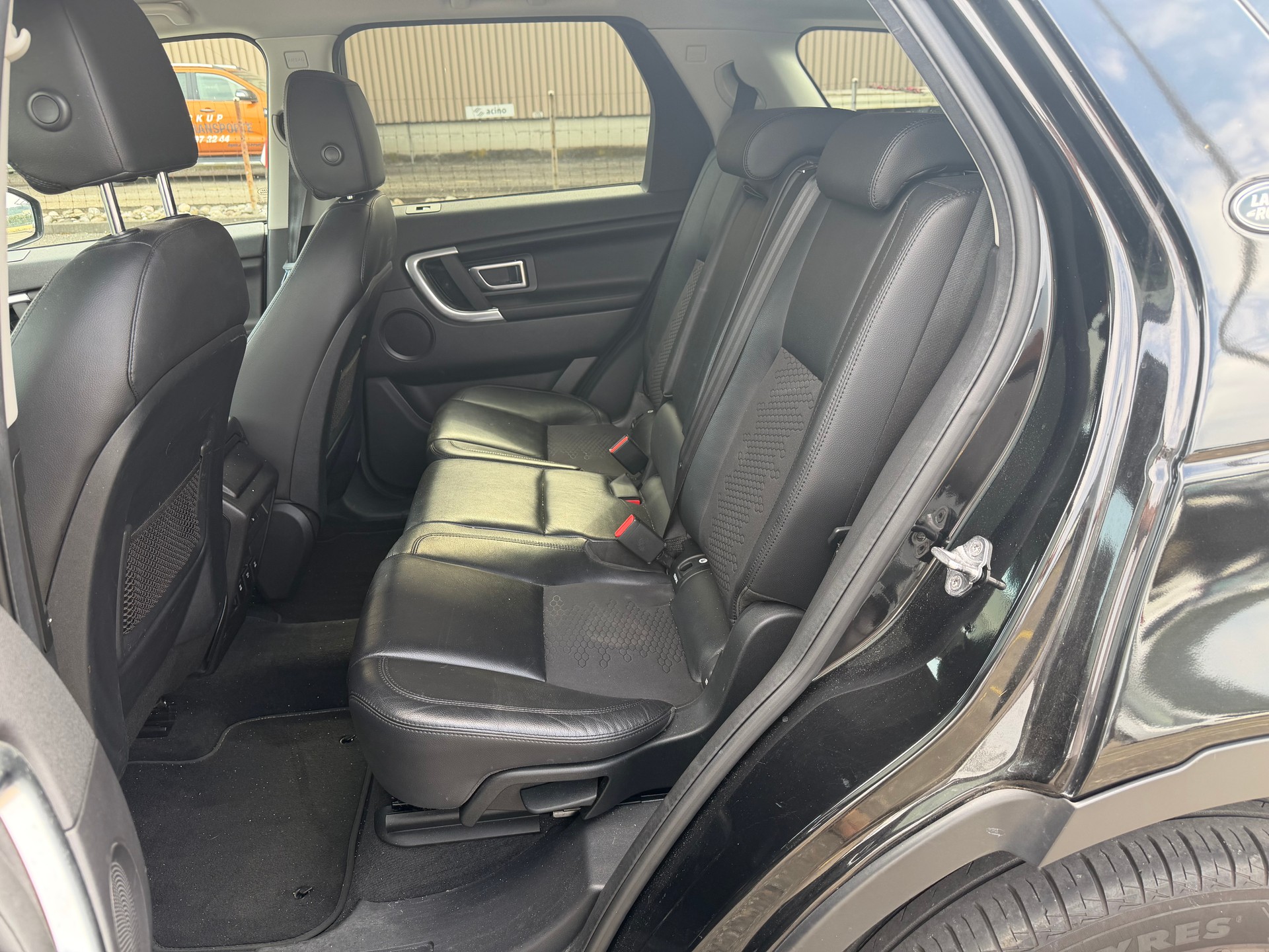 LAND ROVER Discovery Sport 2.0 TD4 HSE AT9-image-6