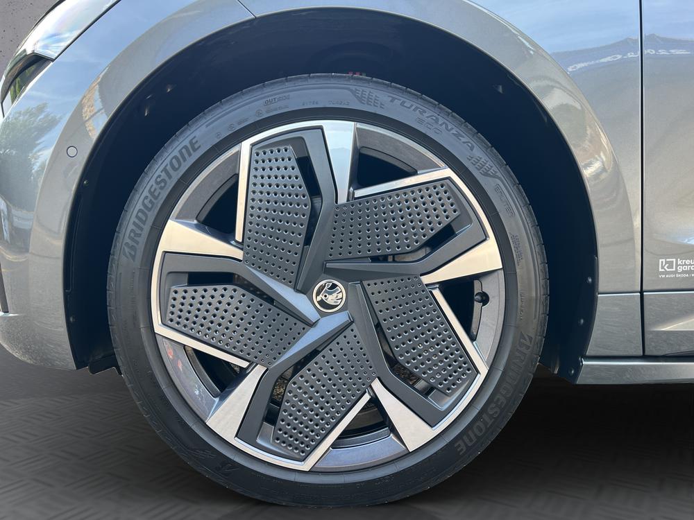 SKODA Enyaq RS 4x4-image-11