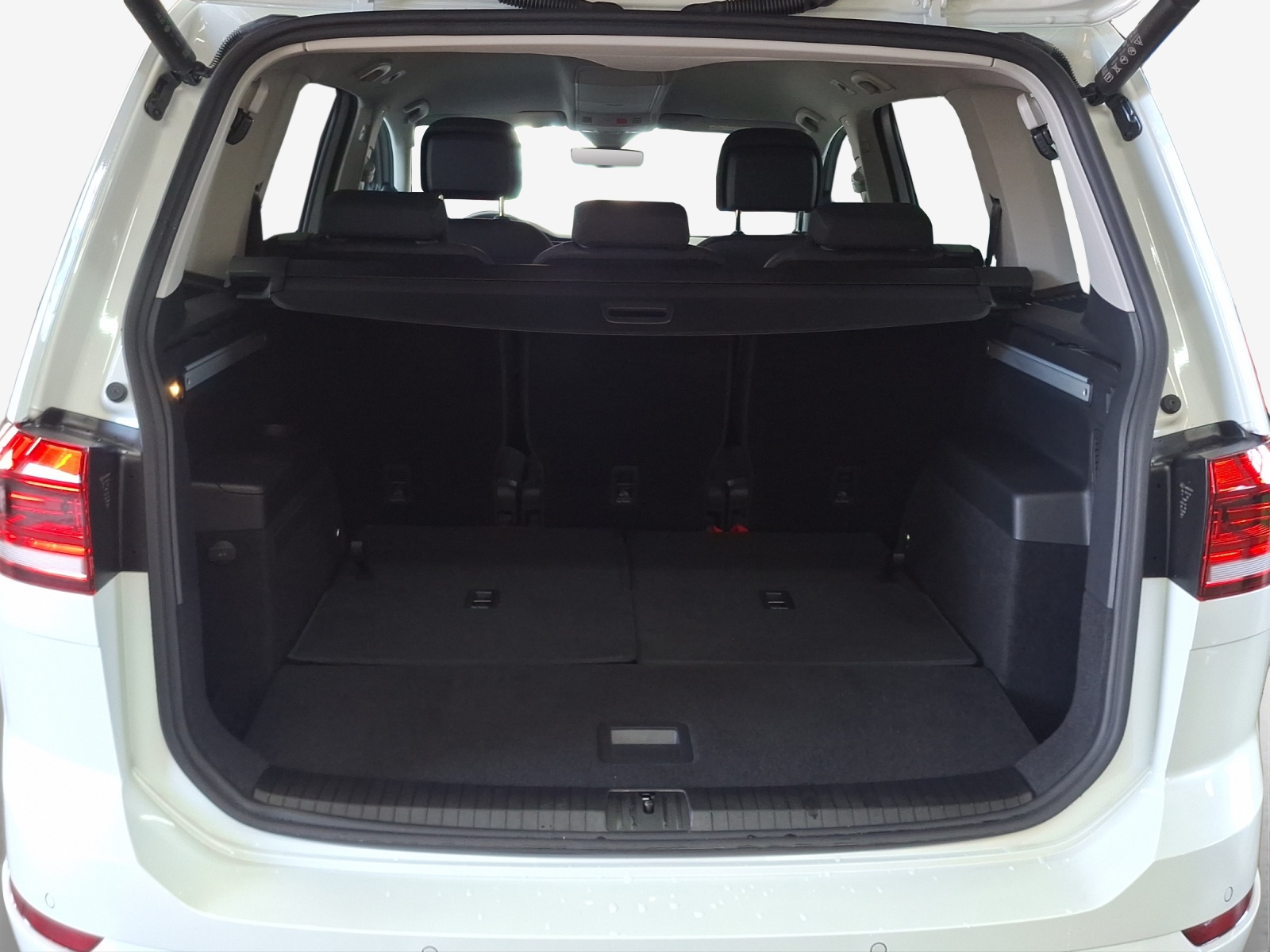 VW Touran 1.5 TSI EVO Highline DSG-image-12