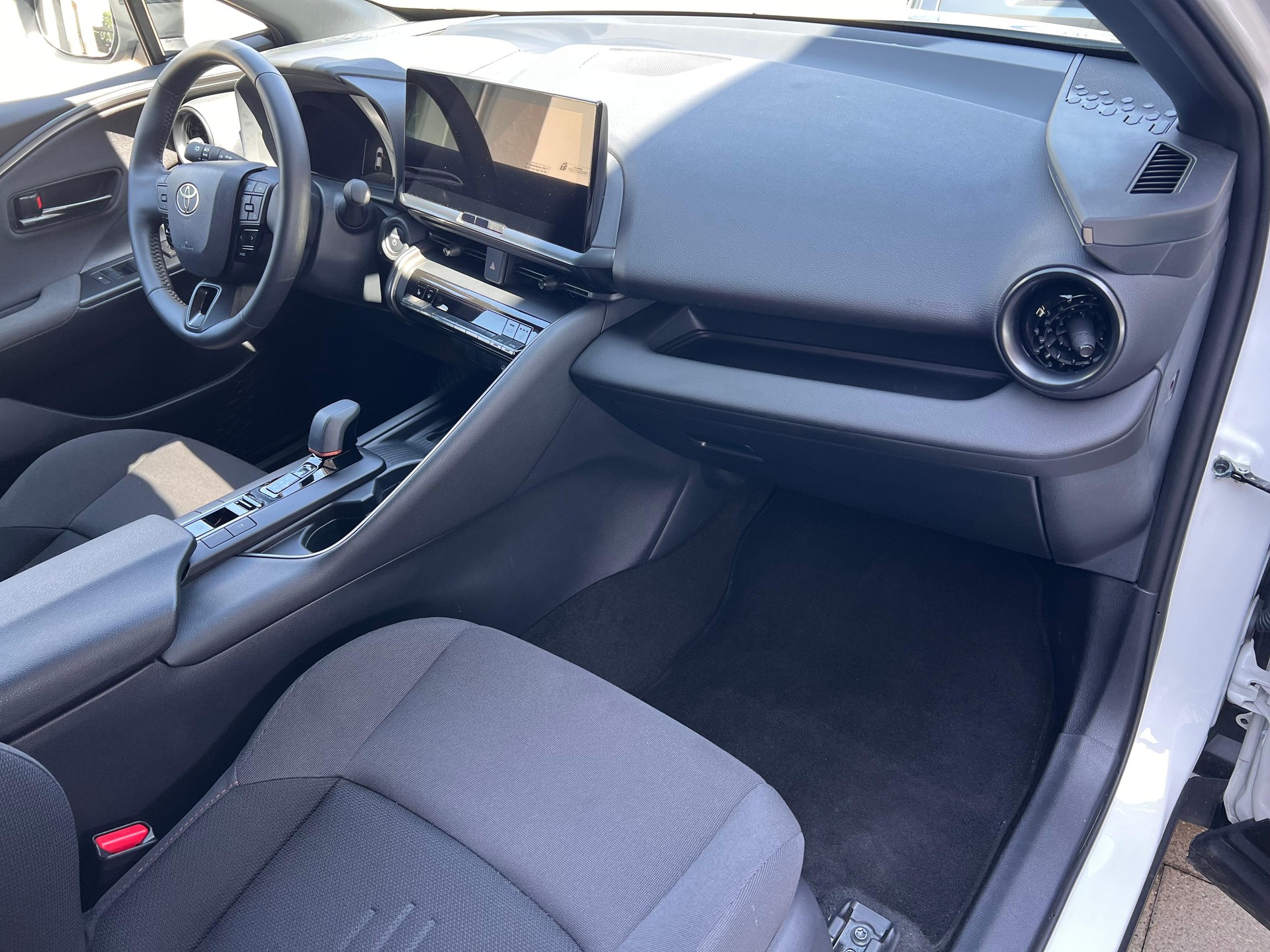 TOYOTA C-HR 2.0 PHEV Swiss Edition-image-13