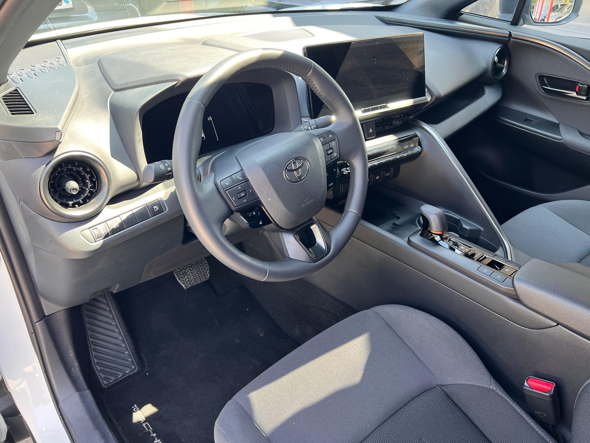 TOYOTA C-HR 2.0 PHEV Swiss Edition-image-7