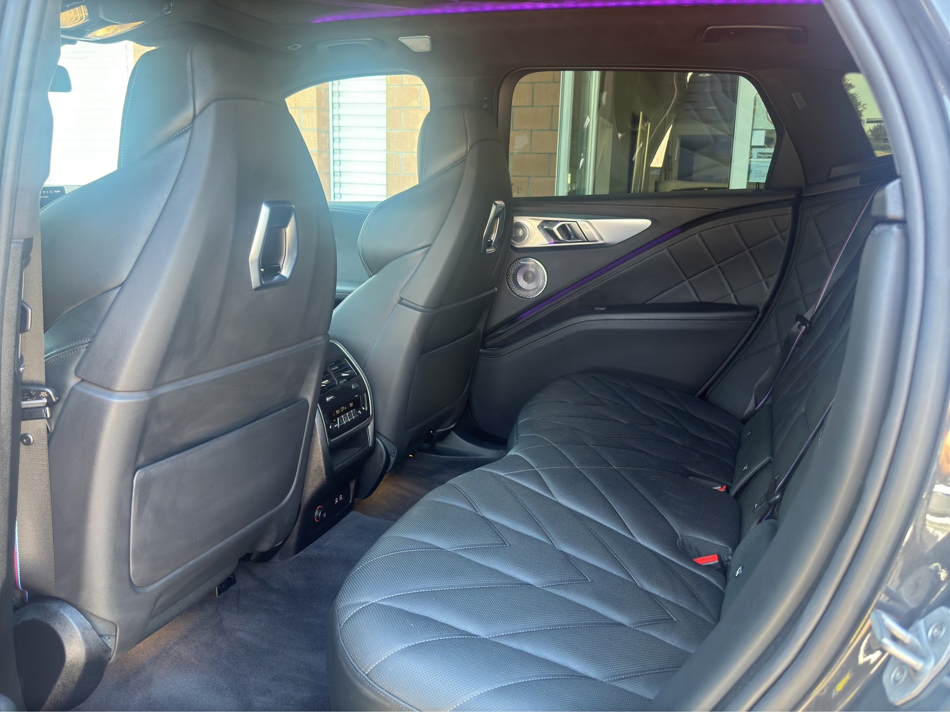 BMW XM xDrive PHEV Steptronic (CH) INDIVIDUAL-image-11