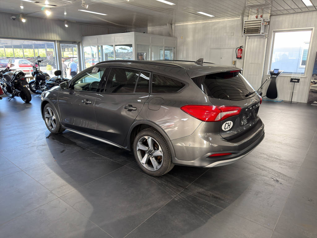 FORD Focus Station Wagon 1.5 EcoBlue 120 Acti-image-16