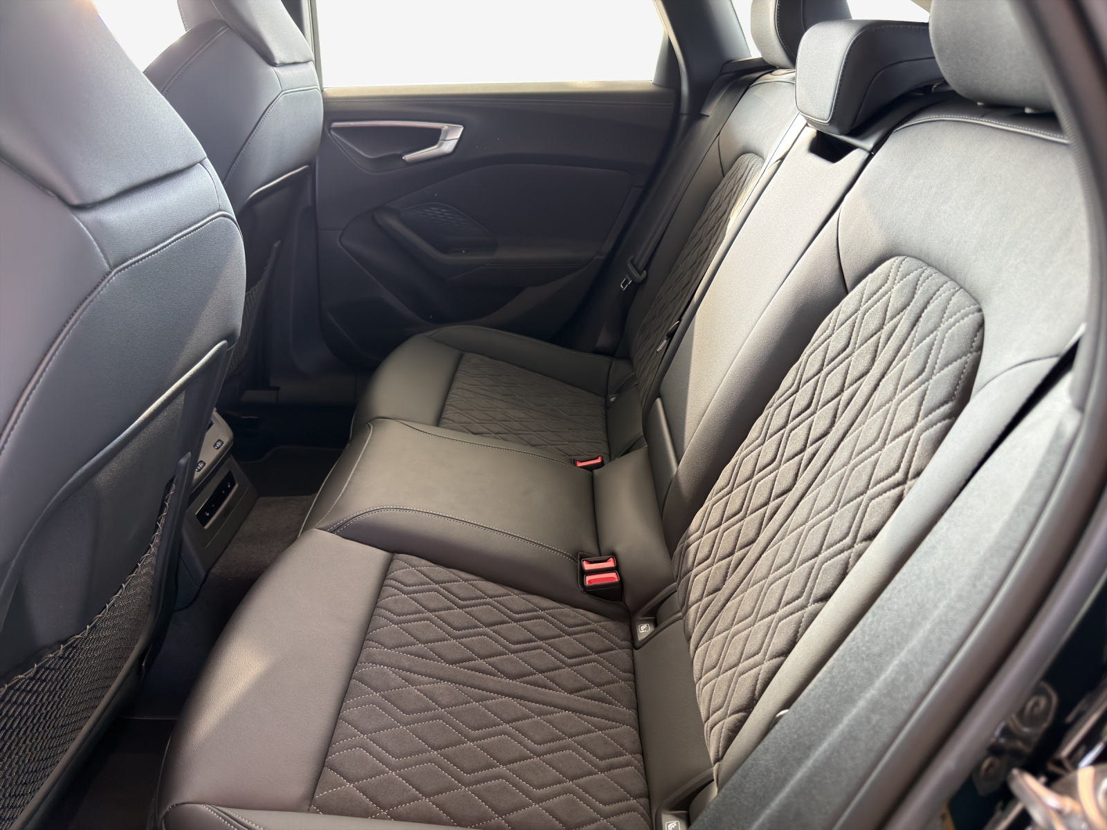 AUDI A5 Avant TDI quattro 150 kW Attraction S tronic-image-11