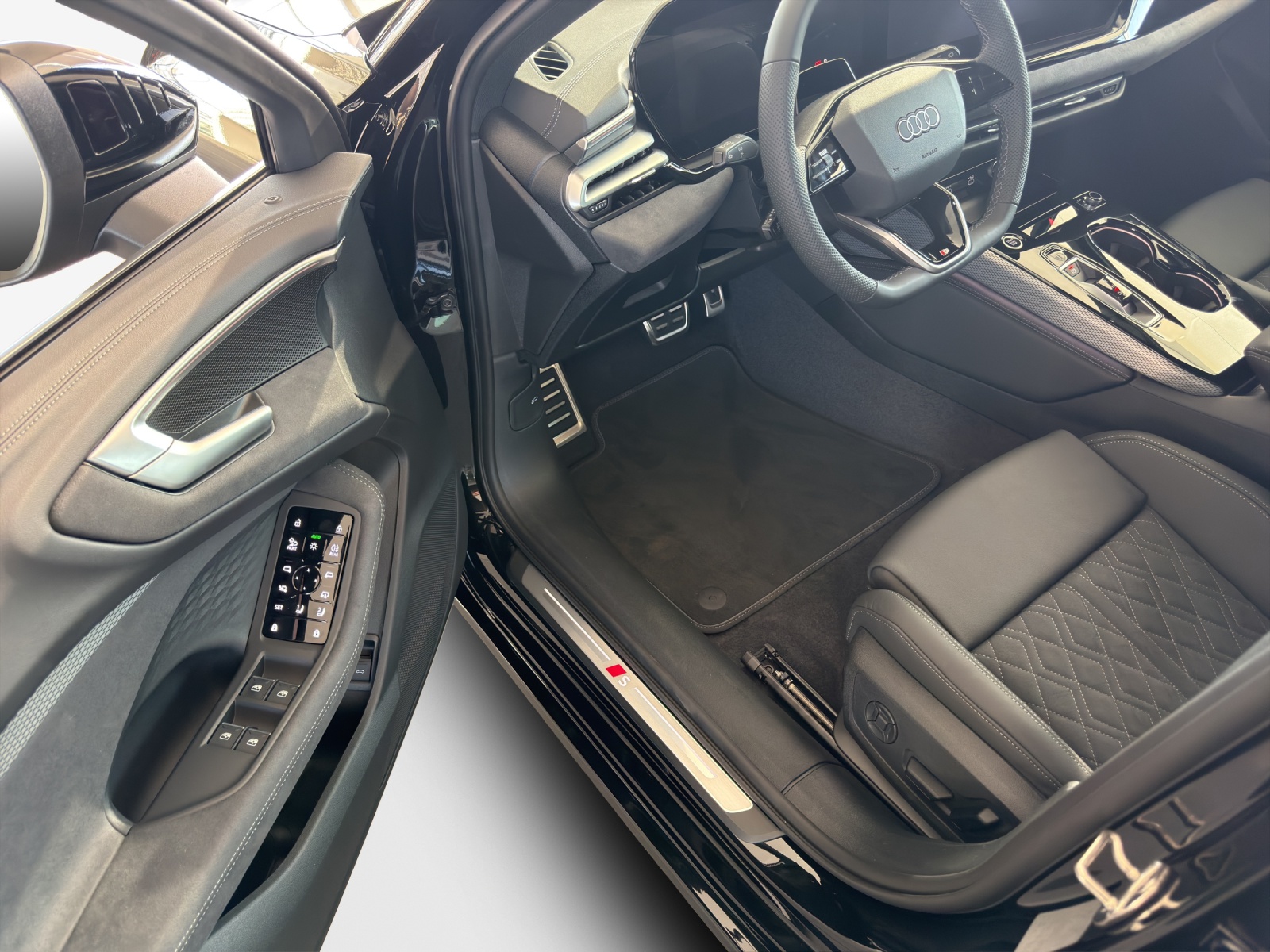 AUDI A5 Avant TDI quattro 150 kW Attraction S tronic-image-13
