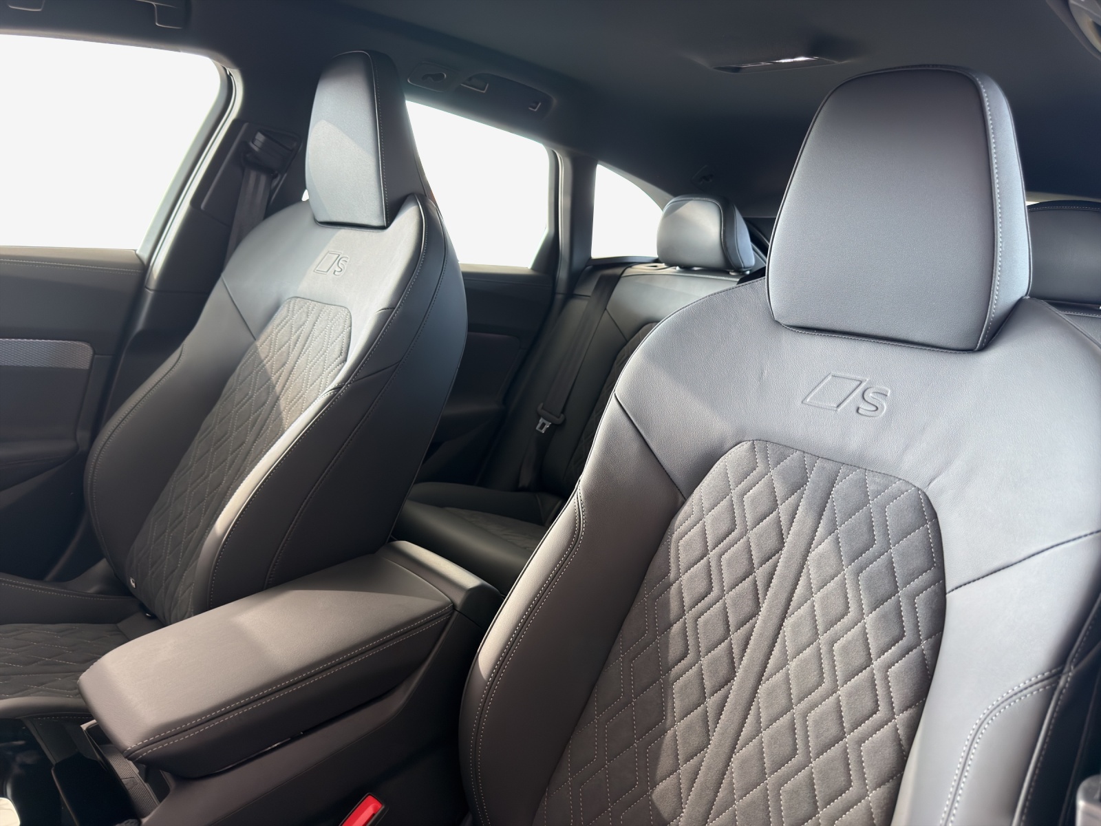 AUDI A5 Avant TDI quattro 150 kW Attraction S tronic-image-14
