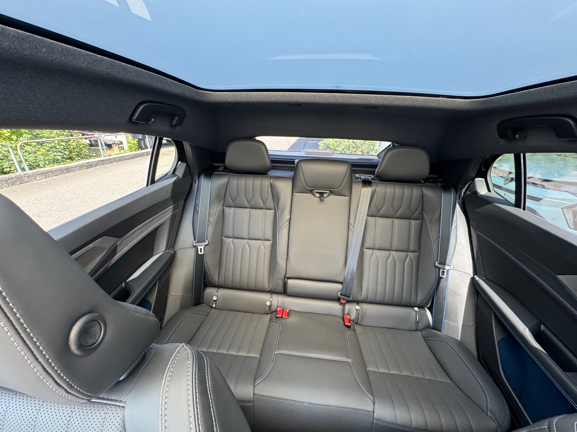 RENAULT Rafale 1.2 E-Tech Plug-in Hybrid 300 4x4 Atelier Alpine-image-15