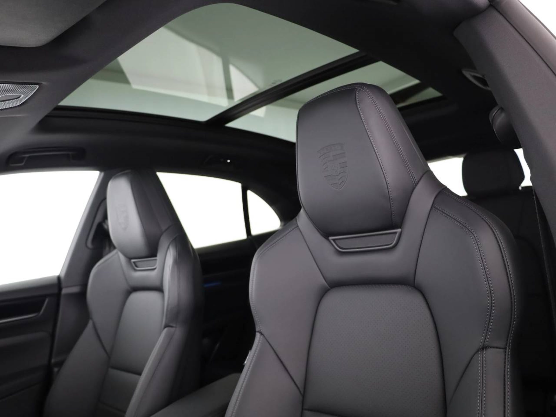 PORSCHE Macan 4-image-16