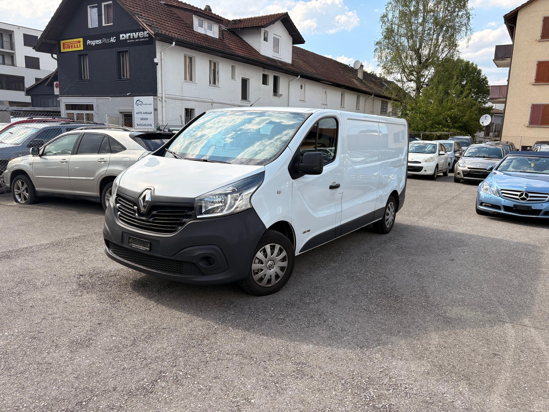 RENAULT Trafic 1.6 dCi 115 2.9t Business L2H1-image-0