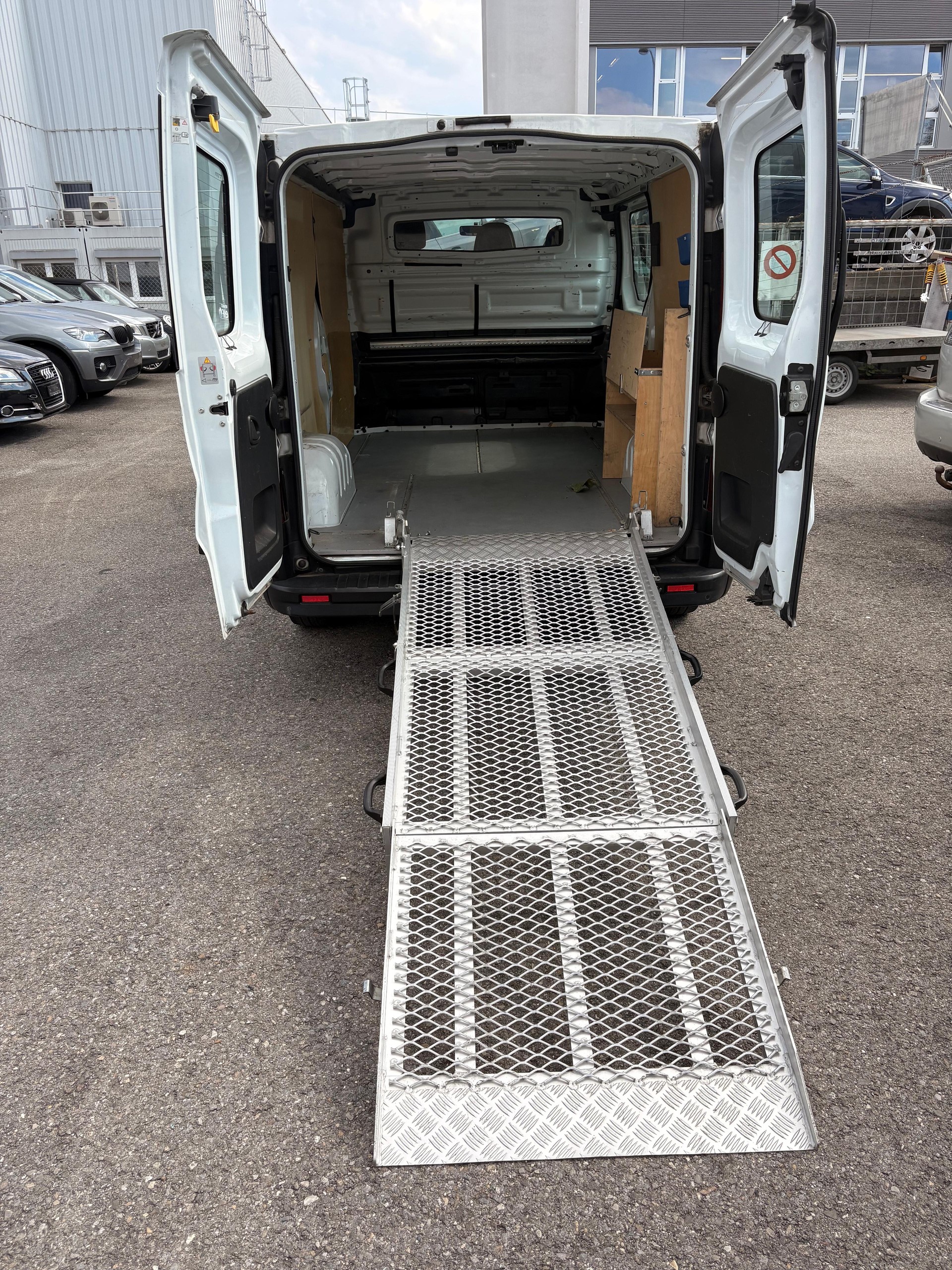 RENAULT Trafic 1.6 dCi 115 2.9t Business L2H1-image-11