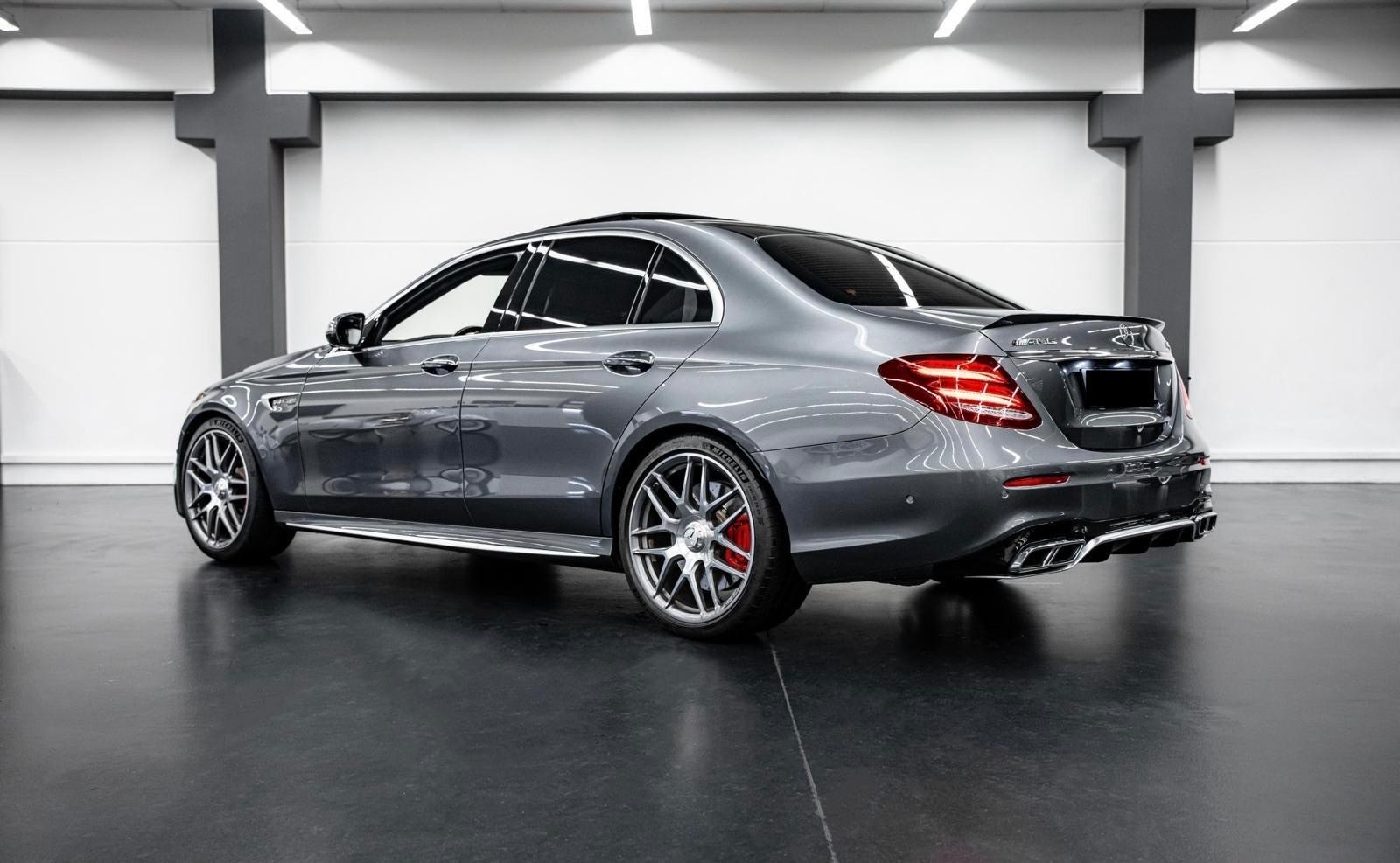 MERCEDES-BENZ E 63 S AMG 4matic+-image-3