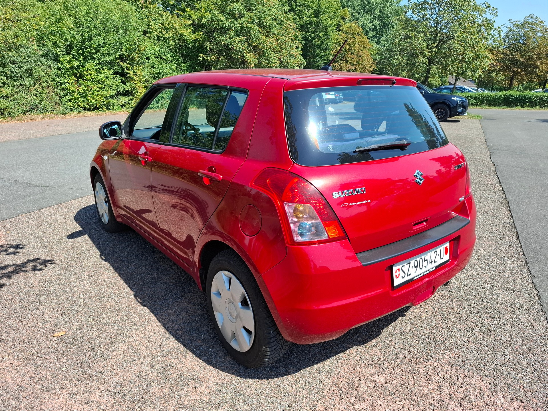SUZUKI Swift 1.3i 16V GL 4x4-image-6
