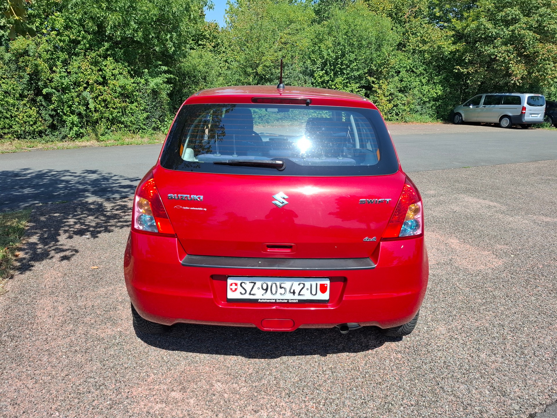 SUZUKI Swift 1.3i 16V GL 4x4-image-7