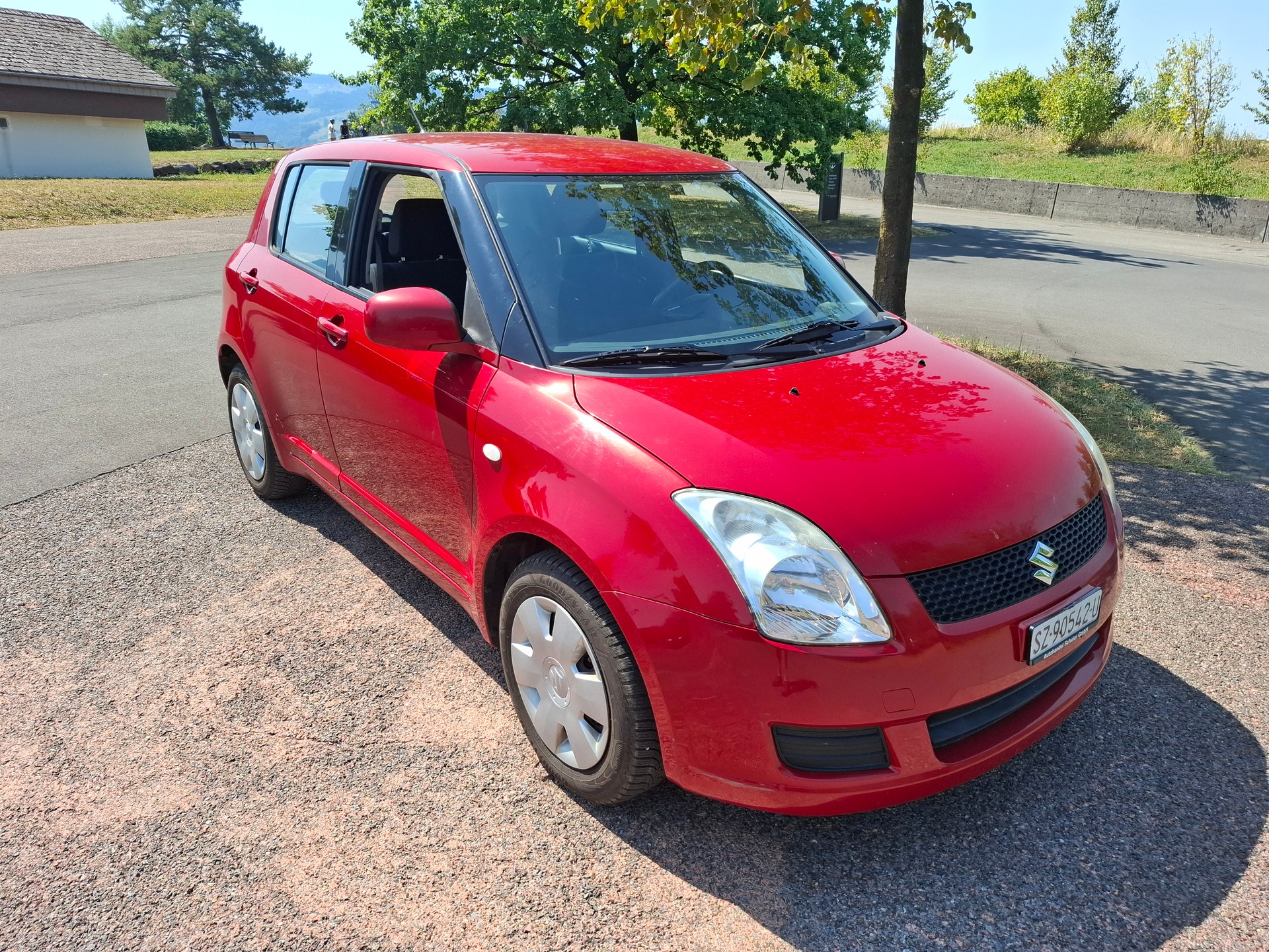 SUZUKI Swift 1.3i 16V GL 4x4-image-0