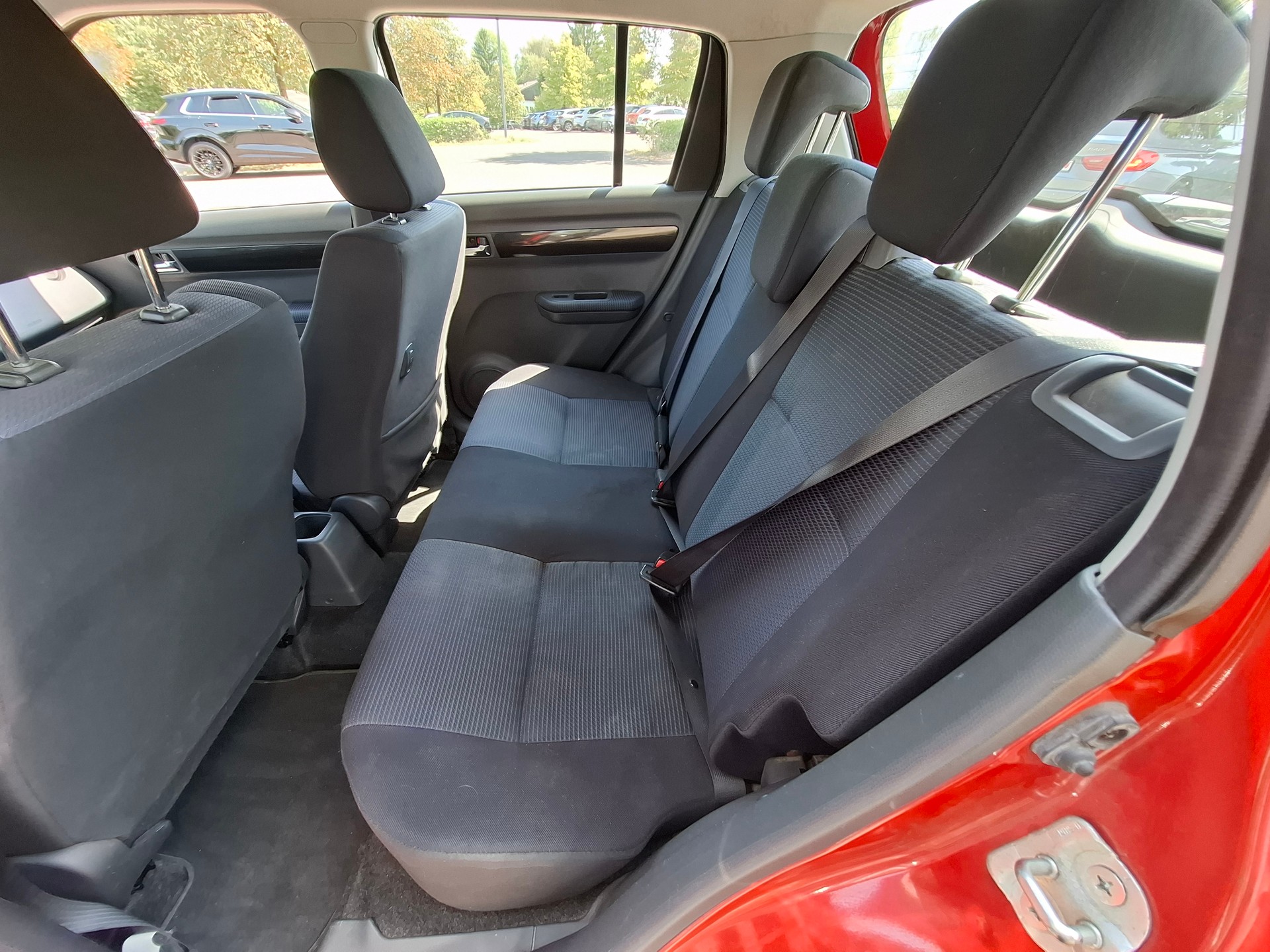 SUZUKI Swift 1.3i 16V GL 4x4-image-11