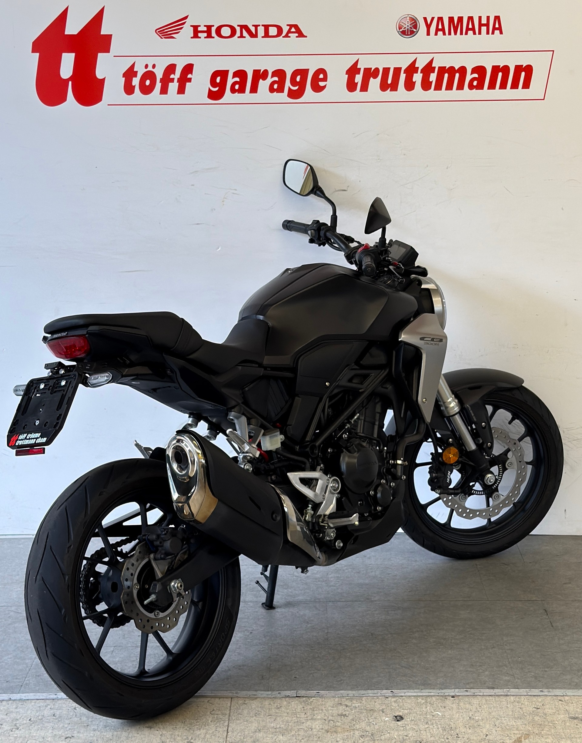 HONDA CB 300 R-showroom-element-3