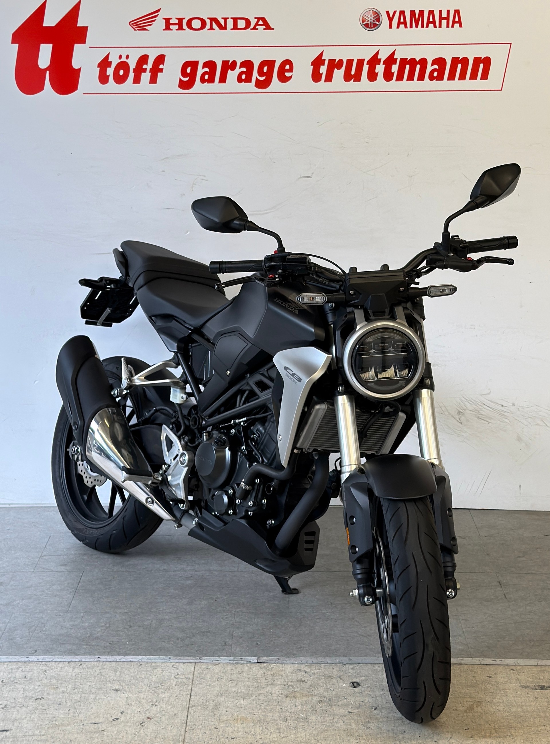 HONDA CB 300 R-showroom-element-2