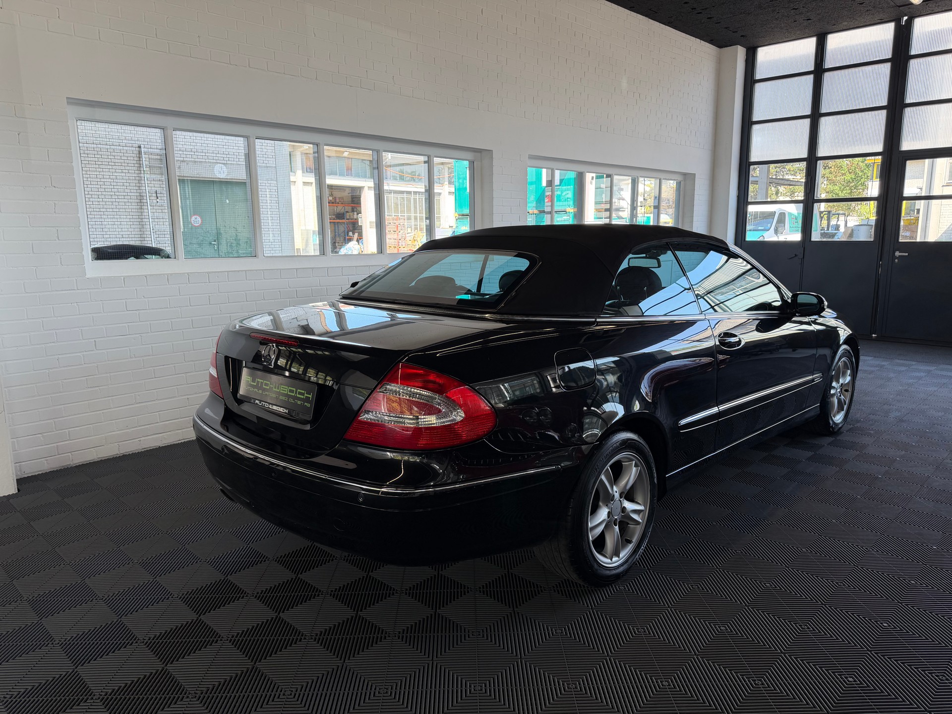 MERCEDES-BENZ CLK 320 Avantgarde Automatic-image-2