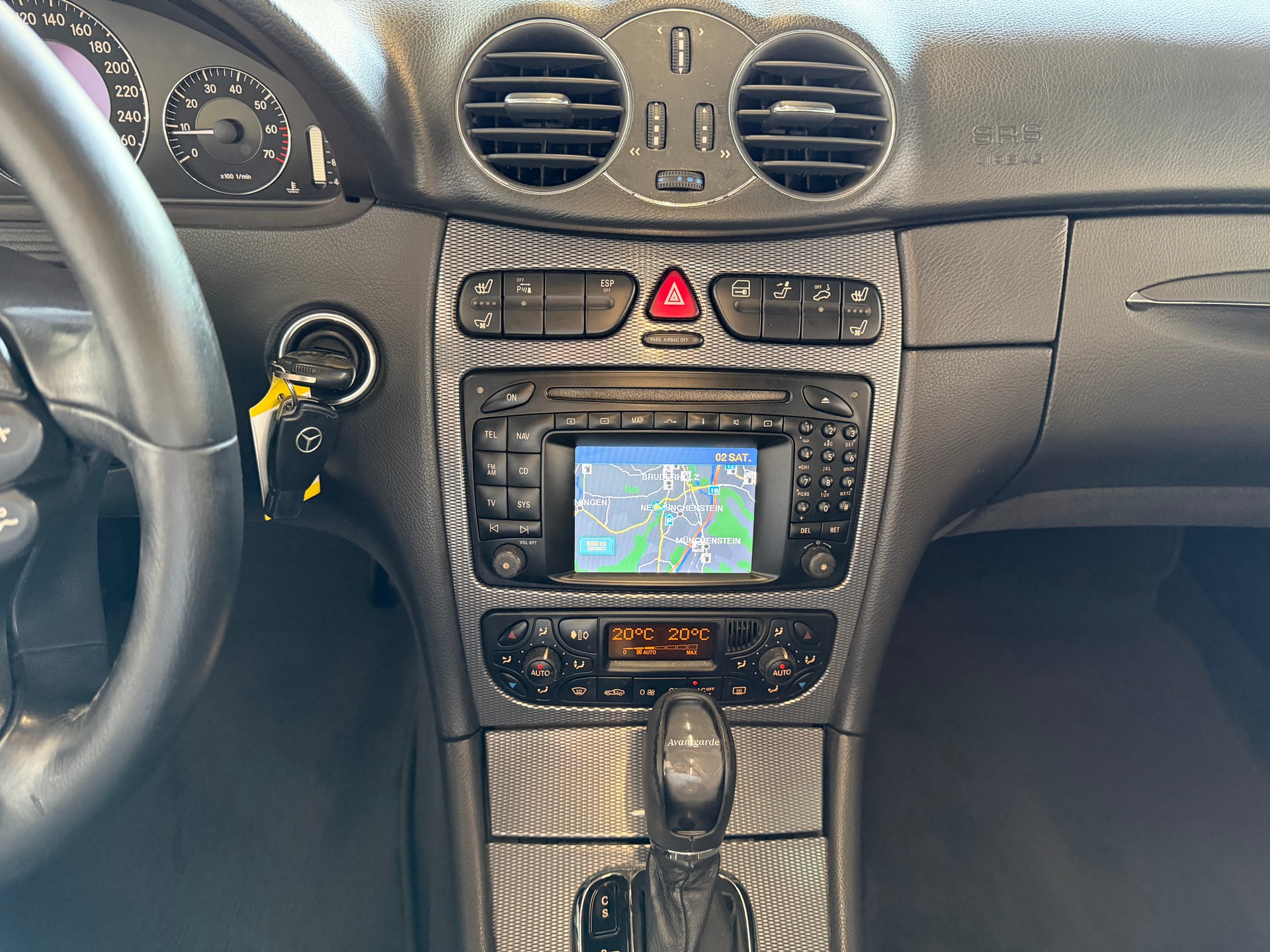 MERCEDES-BENZ CLK 320 Avantgarde Automatic-image-16