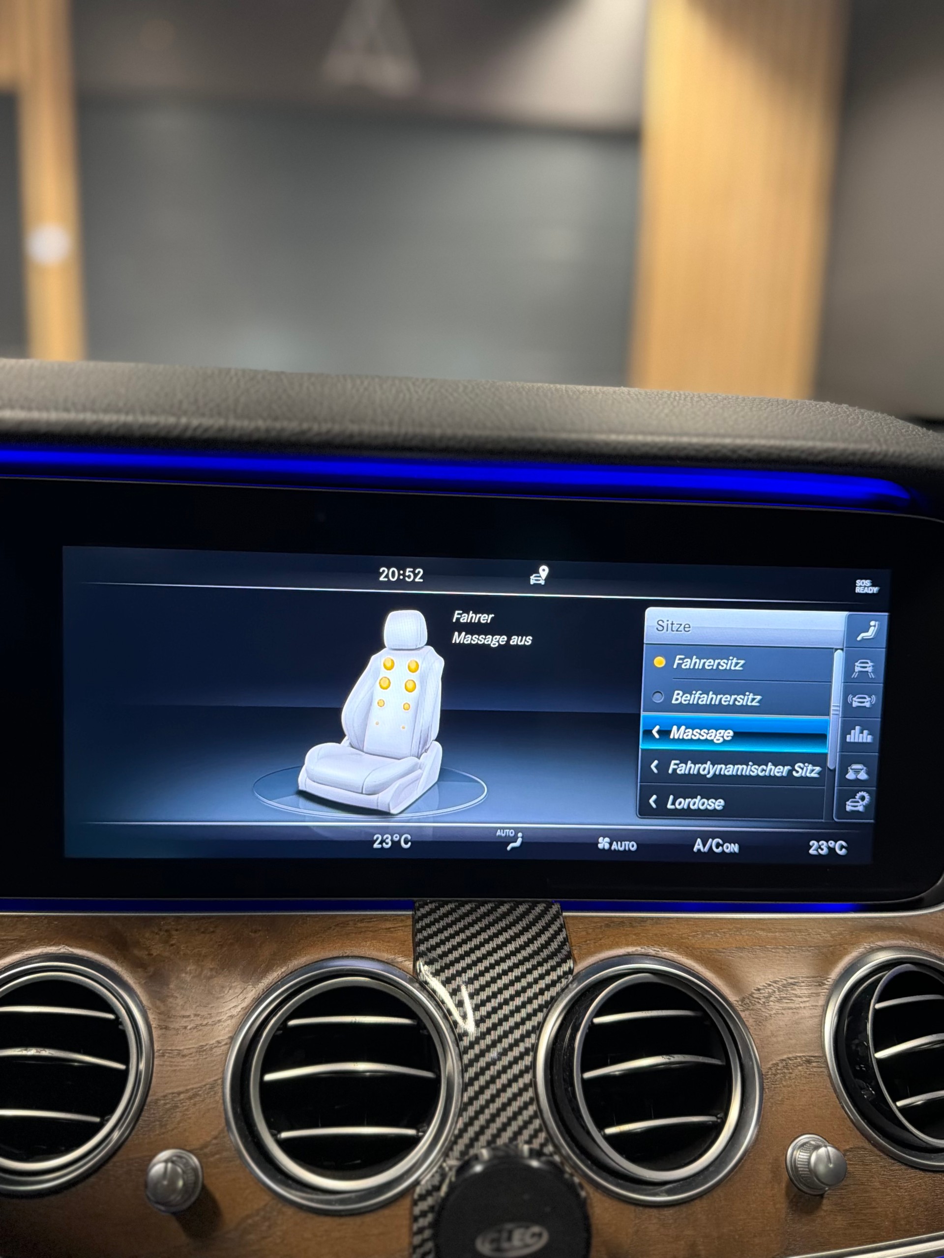 MERCEDES-BENZ E 350 d Avantgarde 9G-Tronic-image-17