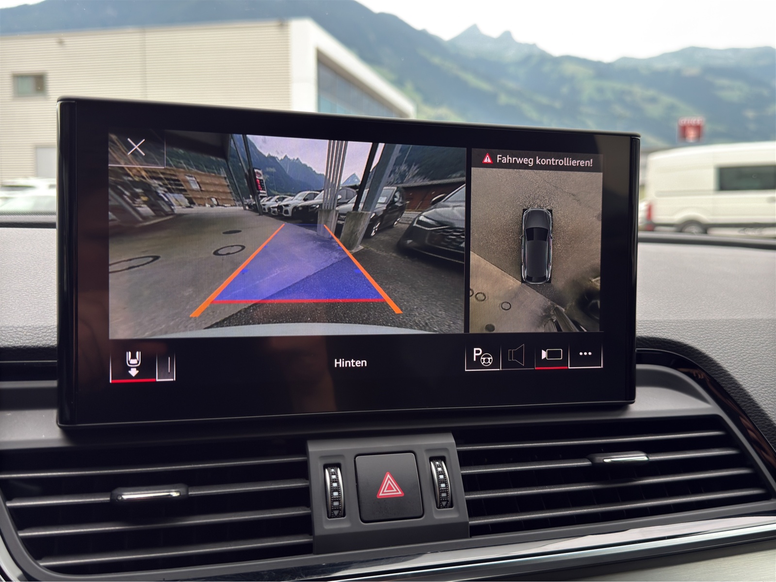 AUDI Q5 50 TFSI e PHEV S line quattro S-tronic-image-14