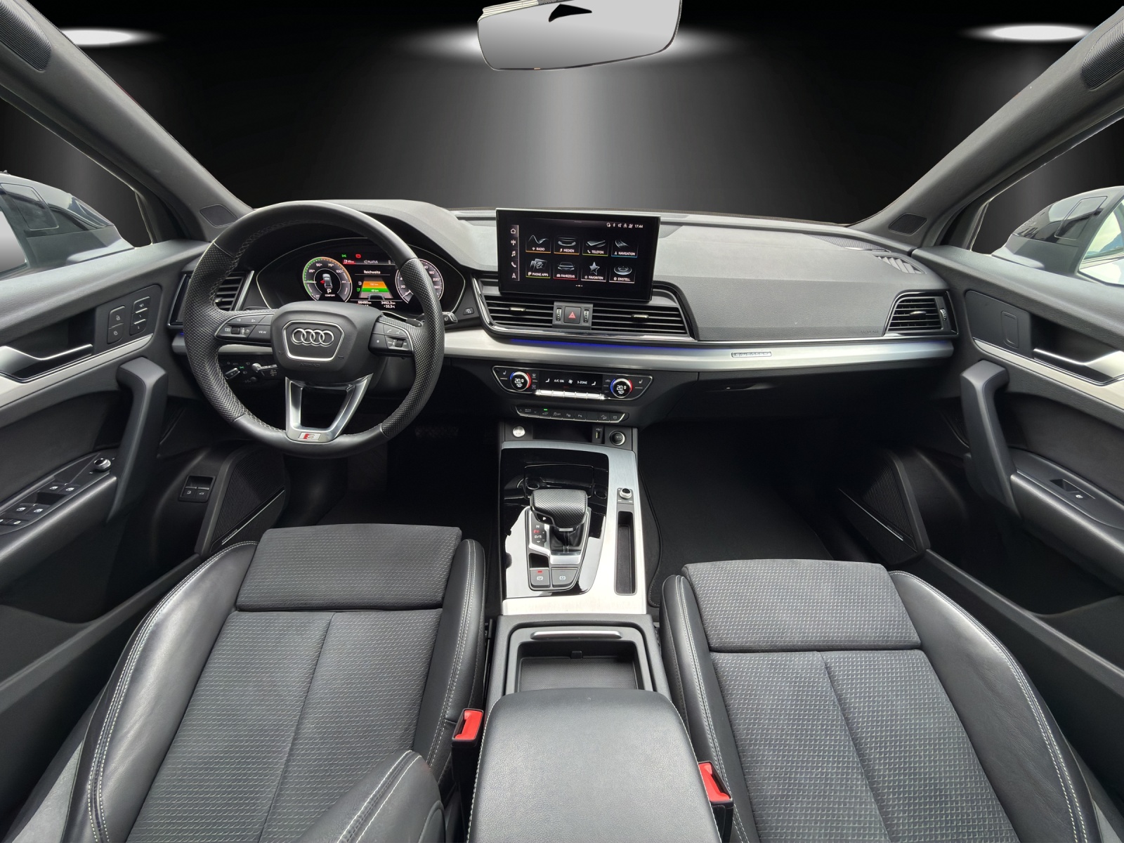 AUDI Q5 50 TFSI e PHEV S line quattro S-tronic-image-10
