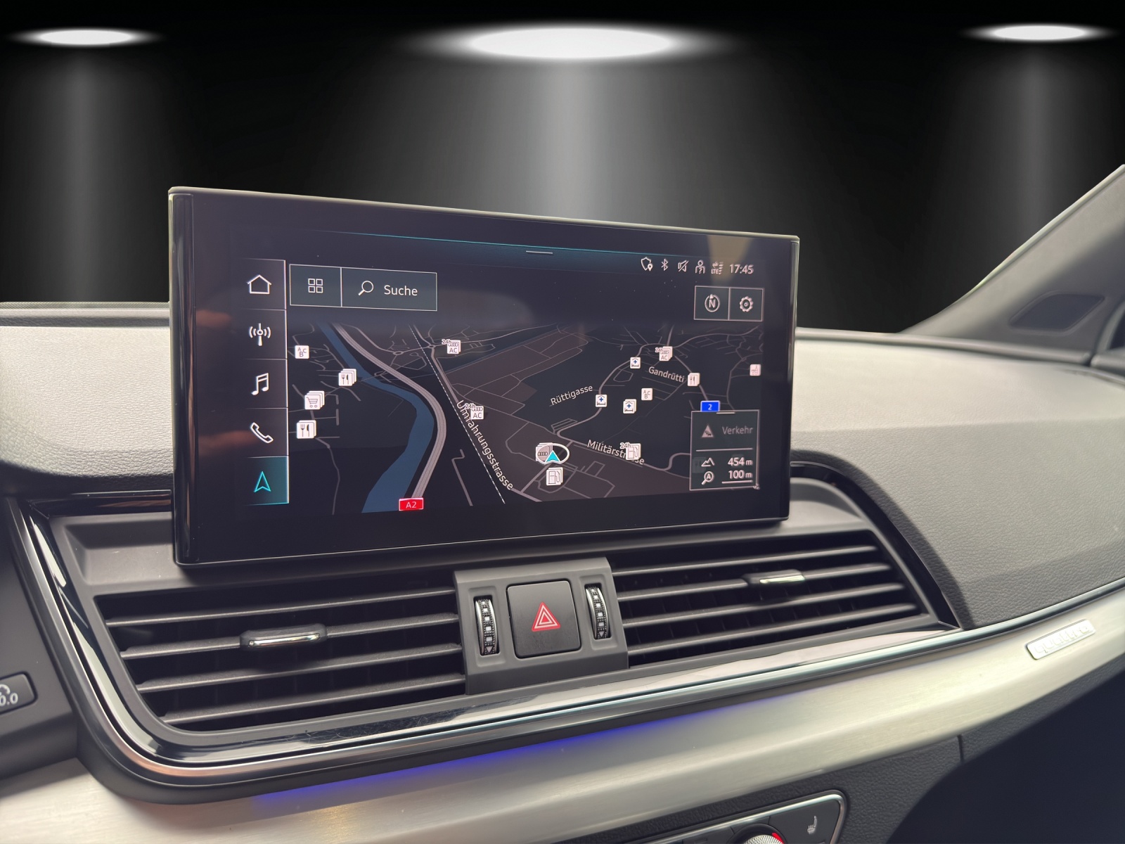 AUDI Q5 50 TFSI e PHEV S line quattro S-tronic-image-11