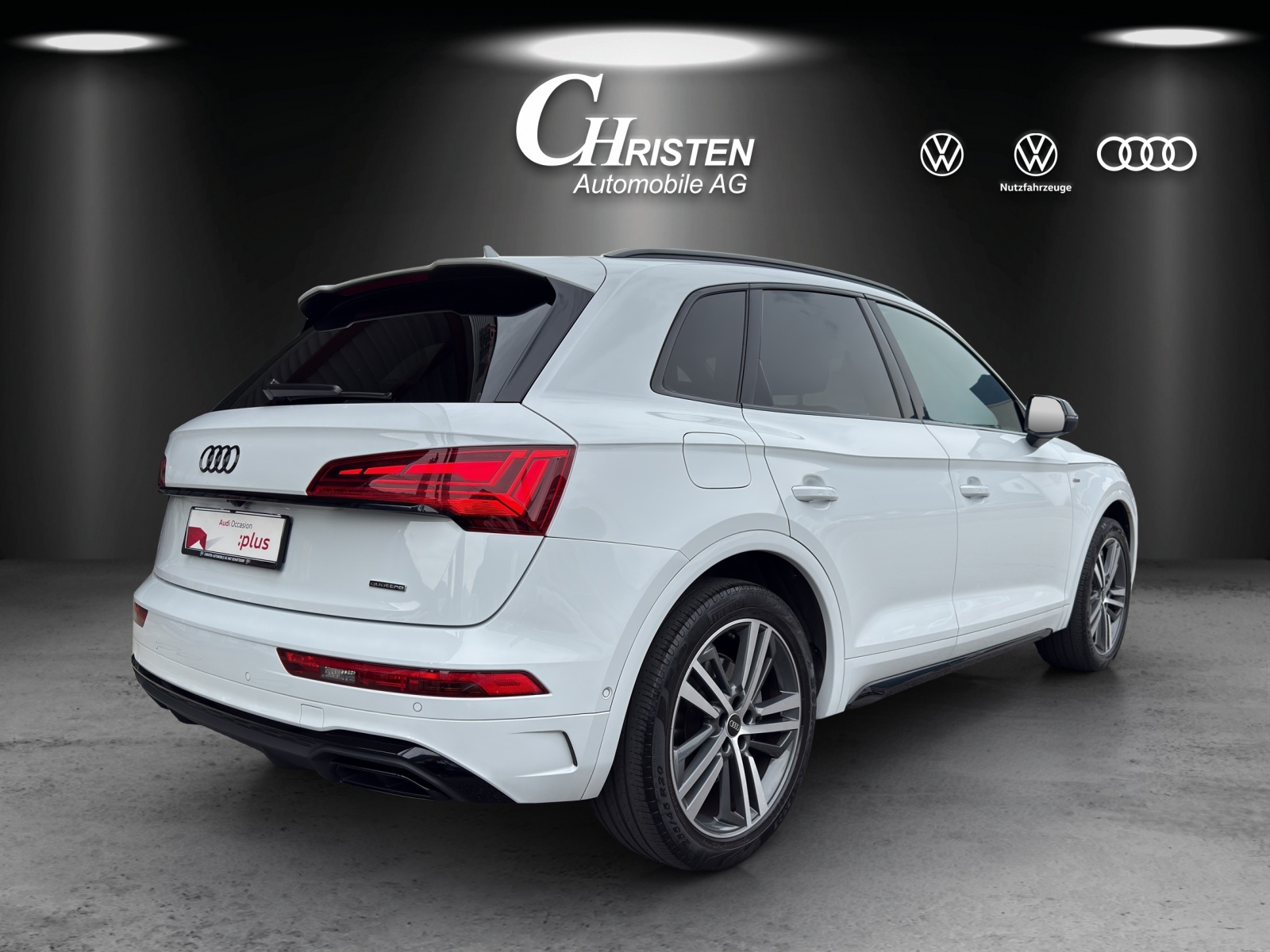 AUDI Q5 50 TFSI e PHEV S line quattro S-tronic-image-5