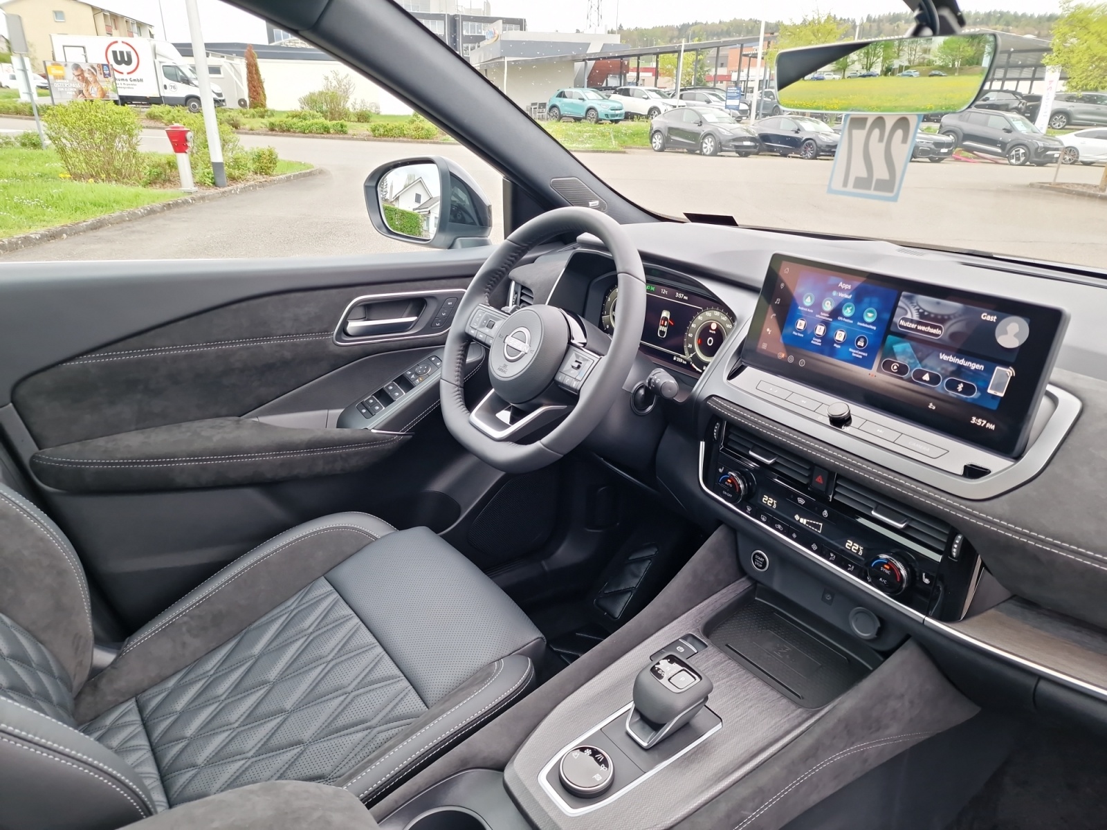 NISSAN Qashqai 1.3 DIG-T MHEV Tekna+ 4x4 Panorama-image-20