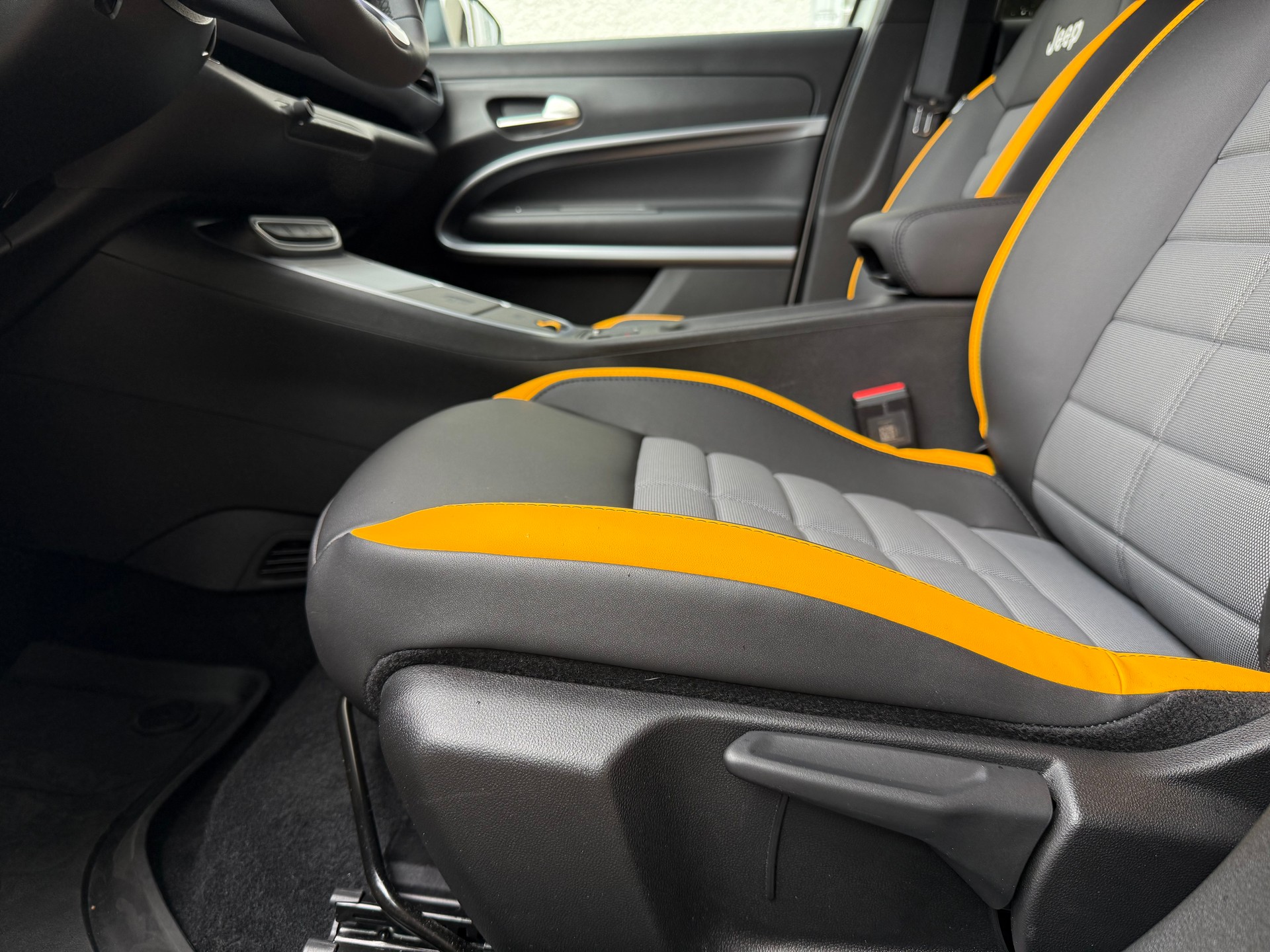 JEEP Avenger 1.2 Turbo MHEV The North Face 4xe-image-6