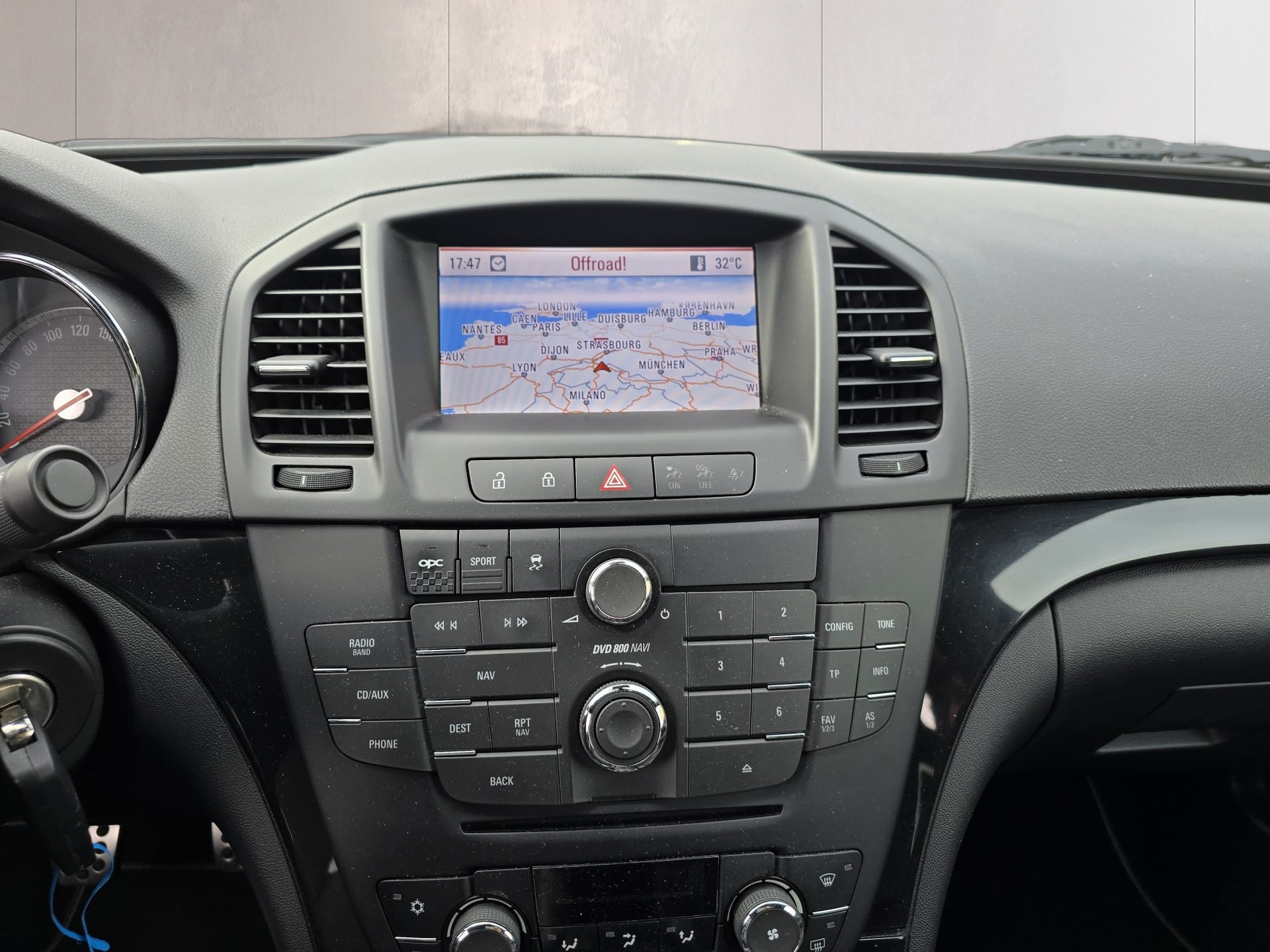 OPEL Insignia 2.8 Turbo OPC 4WD-image-10