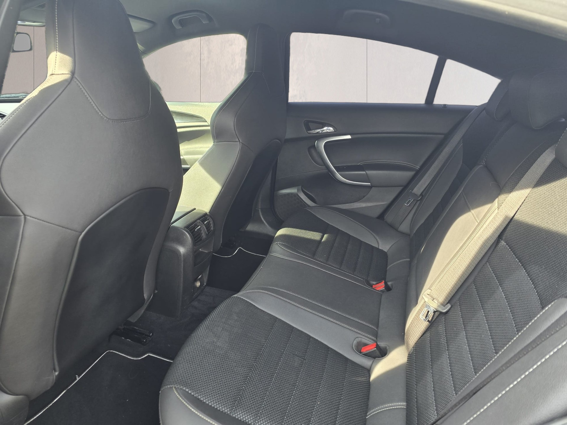 OPEL Insignia 2.8 Turbo OPC 4WD-image-18