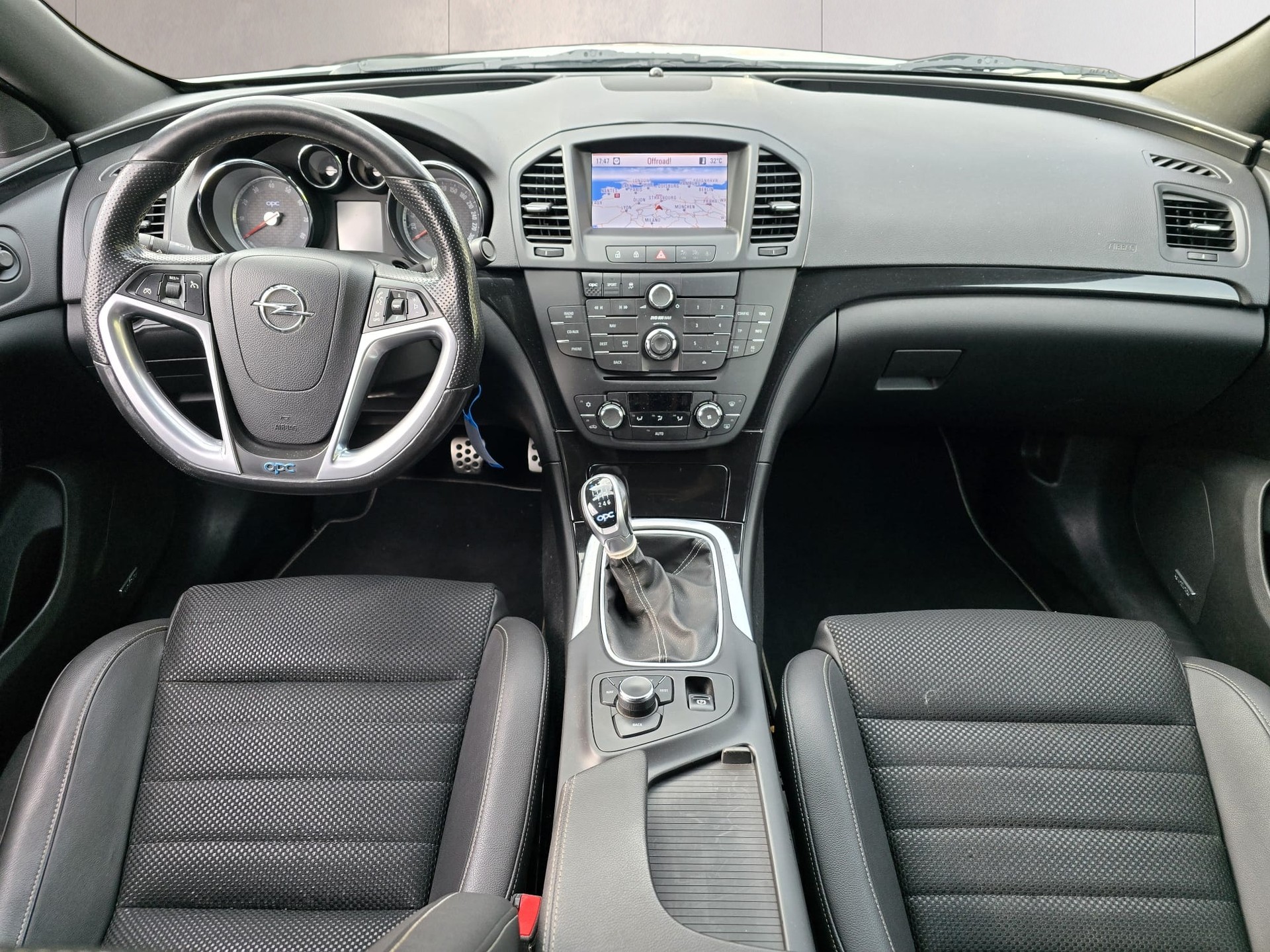 OPEL Insignia 2.8 Turbo OPC 4WD-image-8