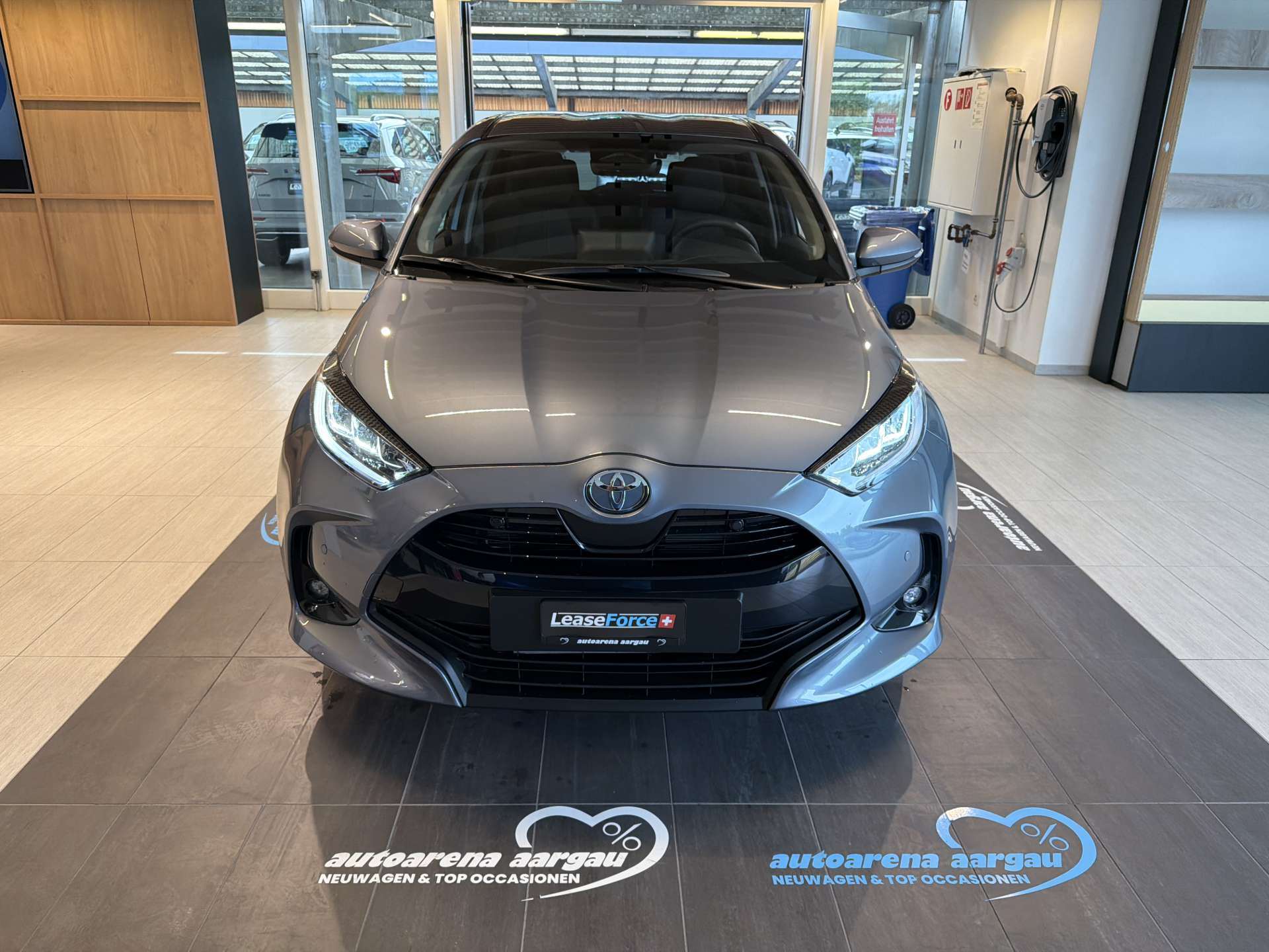 TOYOTA Yaris 1.5 Active Plus+ e-CVT Automat-image-10
