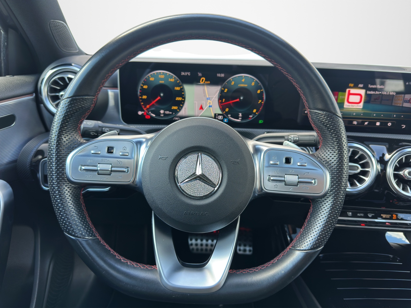 MERCEDES-BENZ A 220 AMG Line 7G-DCT-image-9