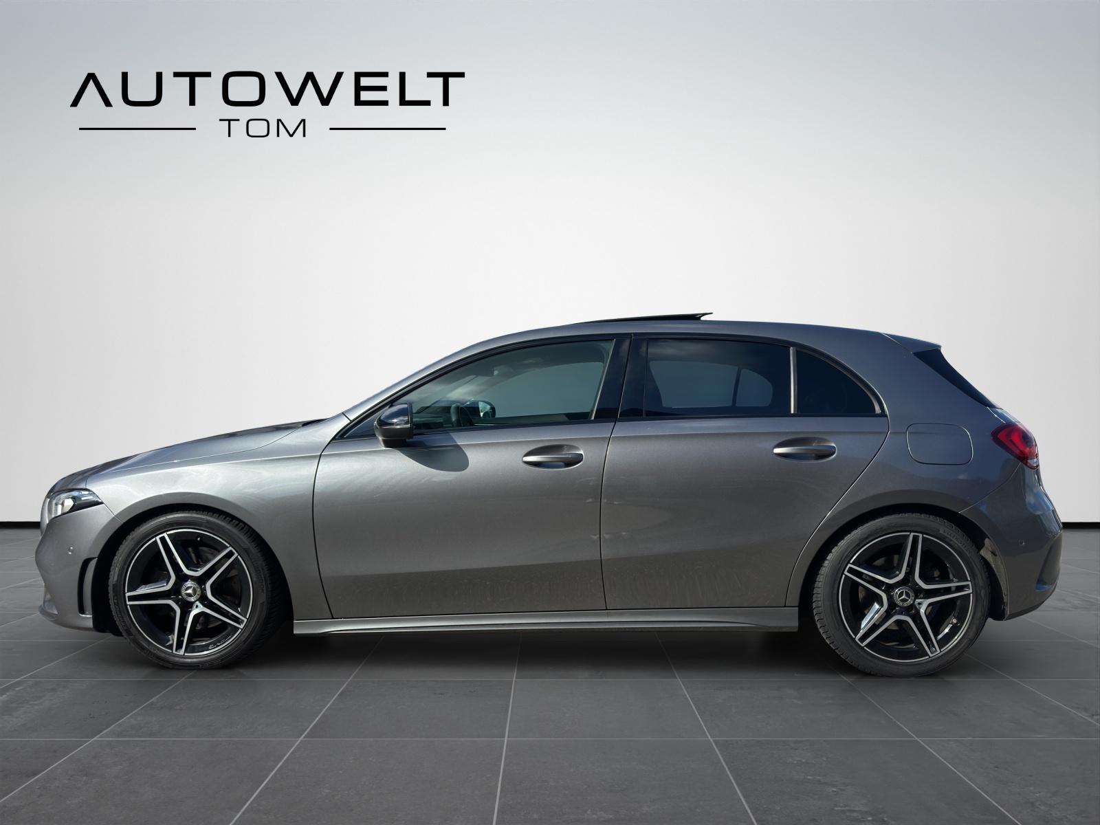 MERCEDES-BENZ A 220 AMG Line 7G-DCT-image-1
