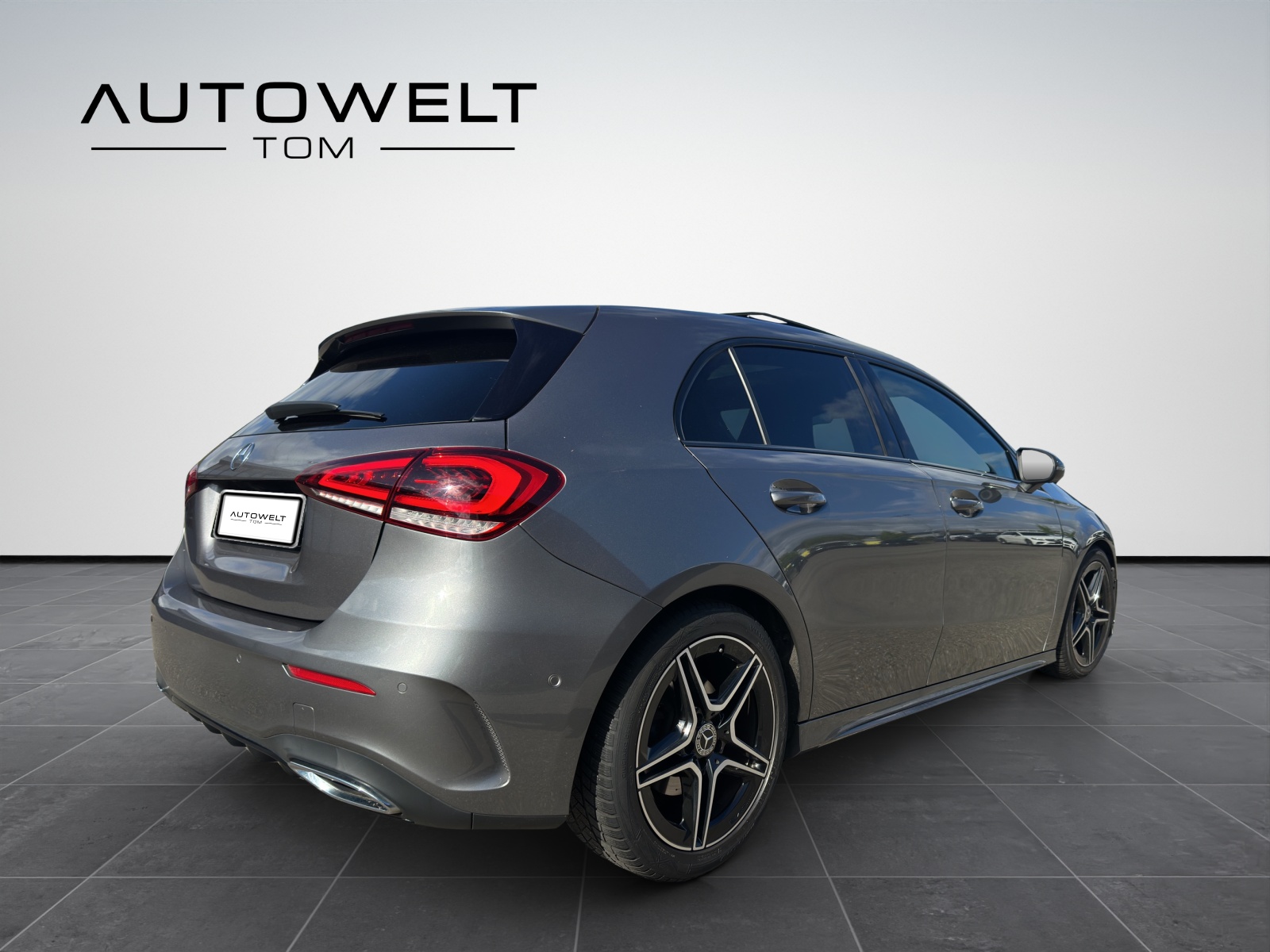 MERCEDES-BENZ A 220 AMG Line 7G-DCT-image-4