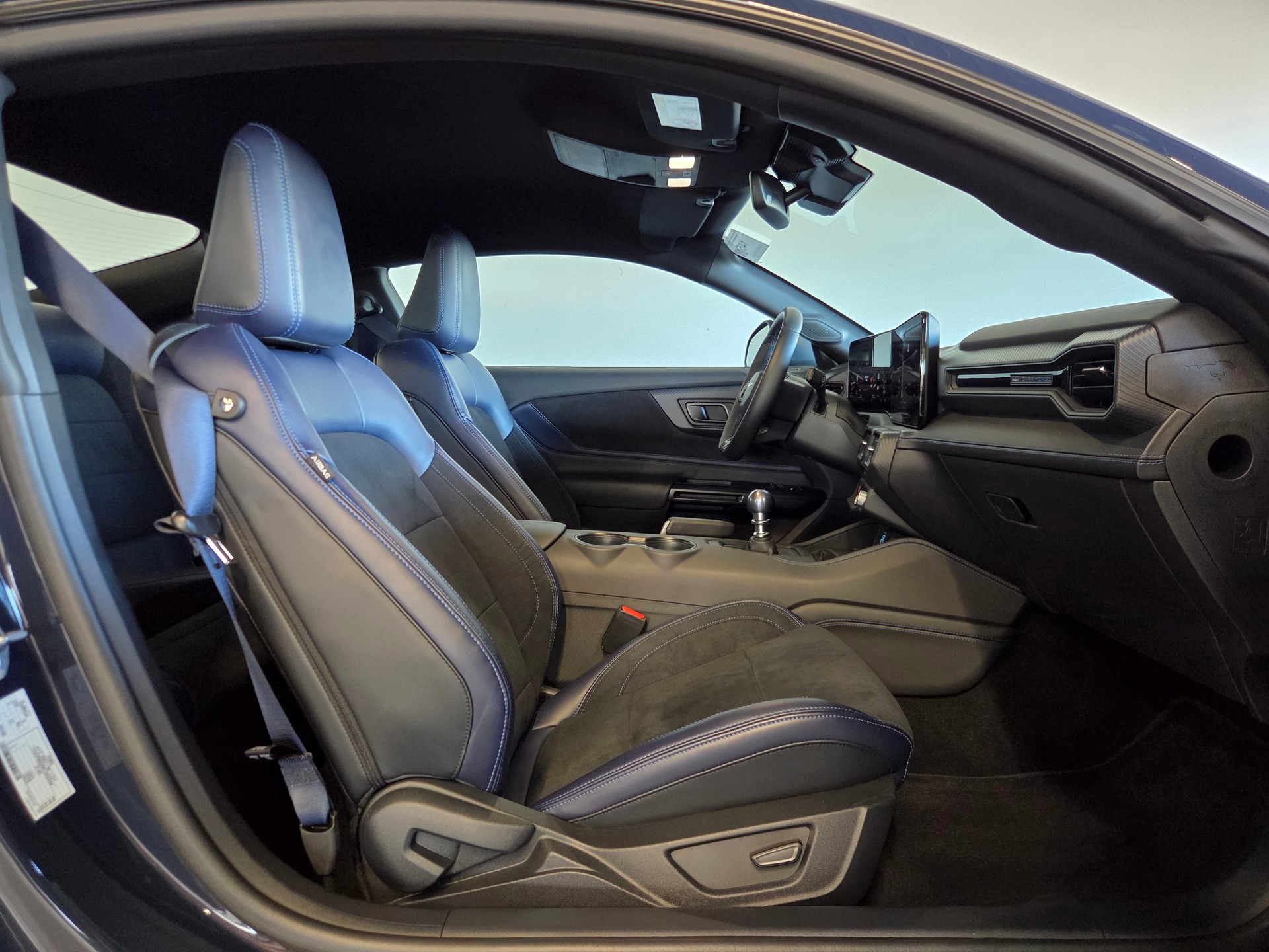 FORD Mustang Coupé 5.0 V8 Dark Horse-image-18