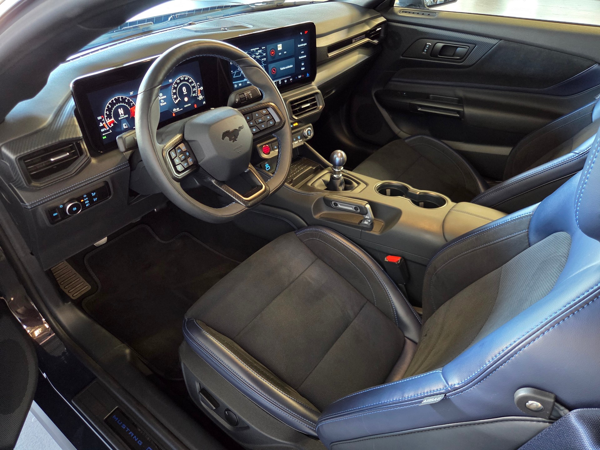 FORD Mustang Coupé 5.0 V8 Dark Horse-image-11