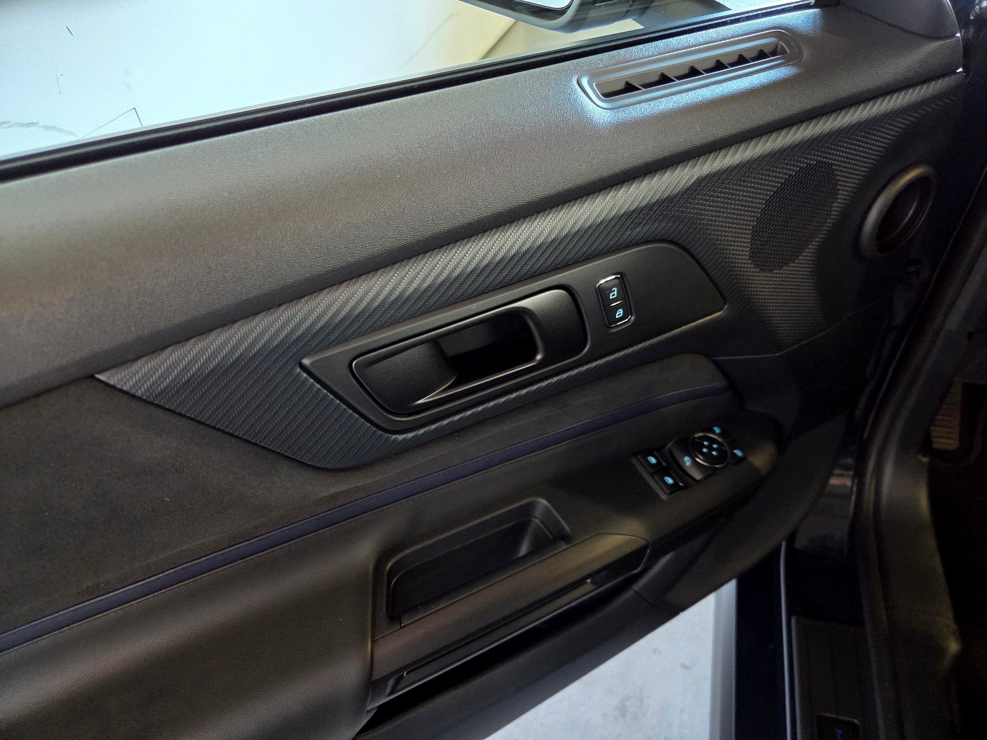 FORD Mustang Coupé 5.0 V8 Dark Horse-image-23