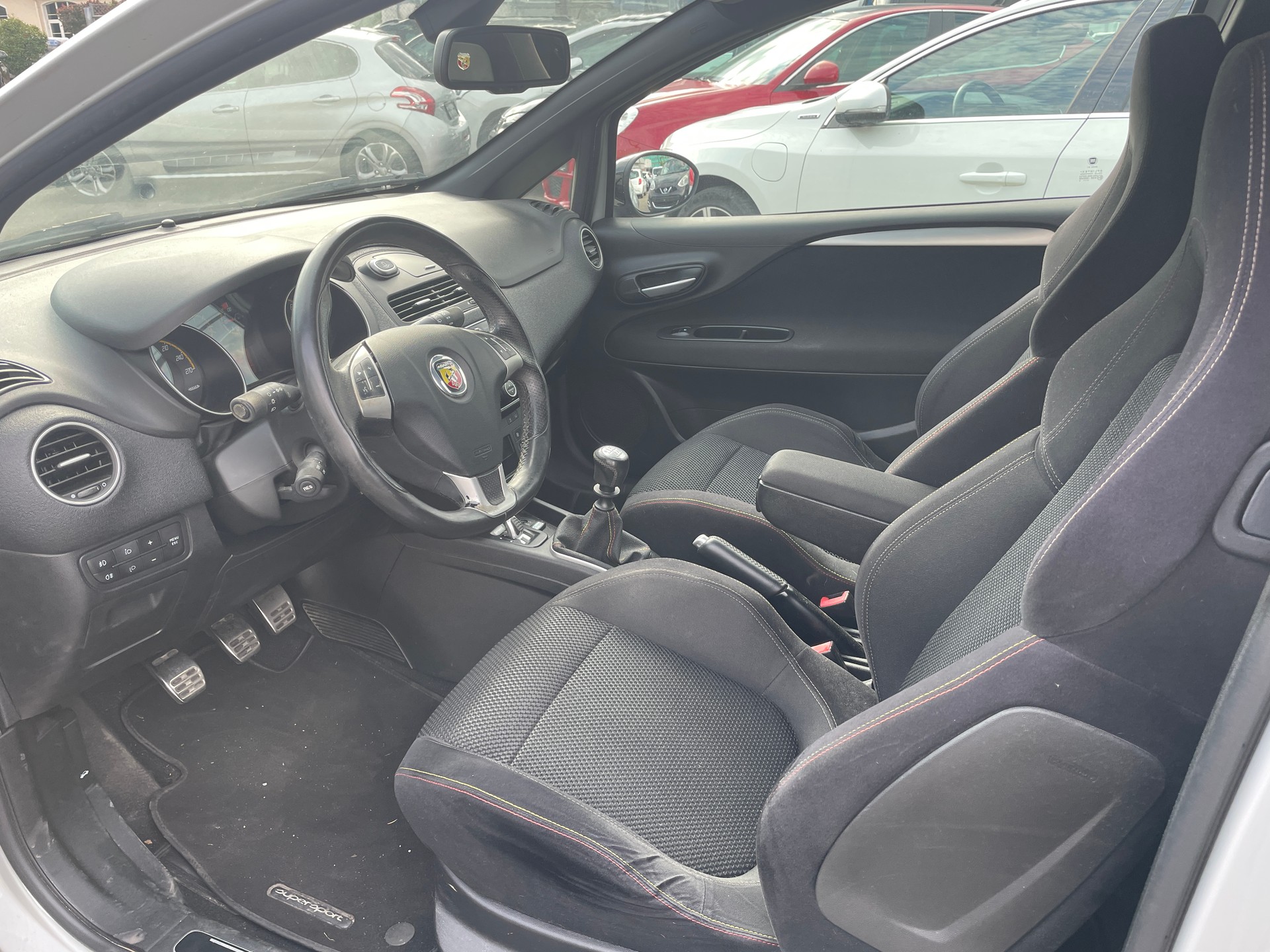 FIAT Punto 1.4 16V Turbo Abarth Supersport-image-7