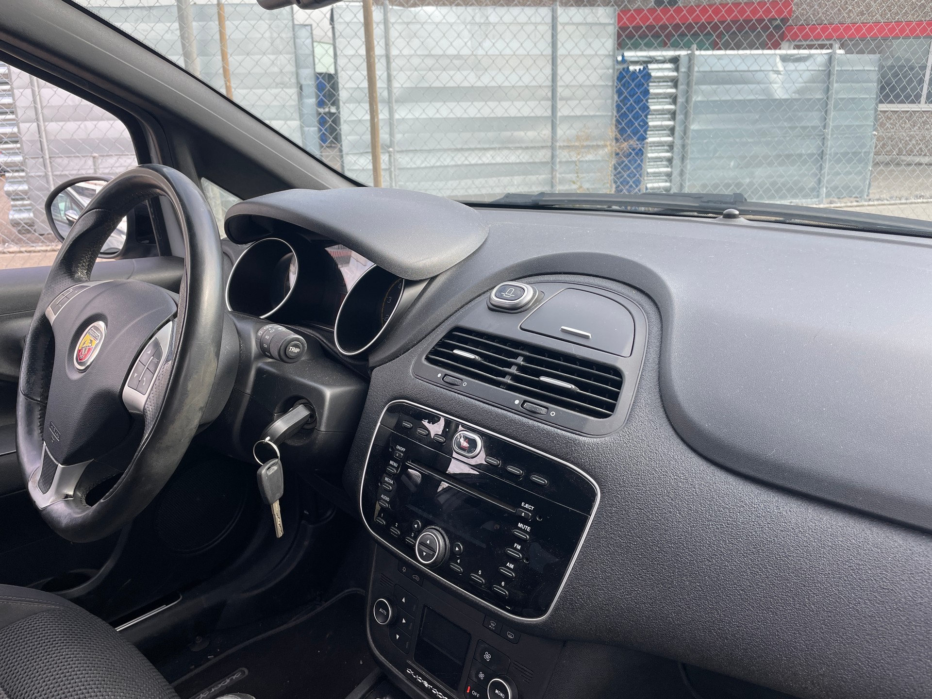 FIAT Punto 1.4 16V Turbo Abarth Supersport-image-9