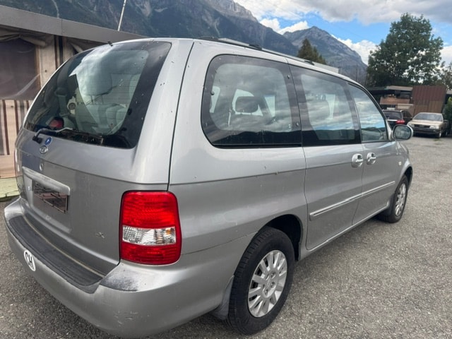 KIA Carnival 2.9 CRDi Family-image-3