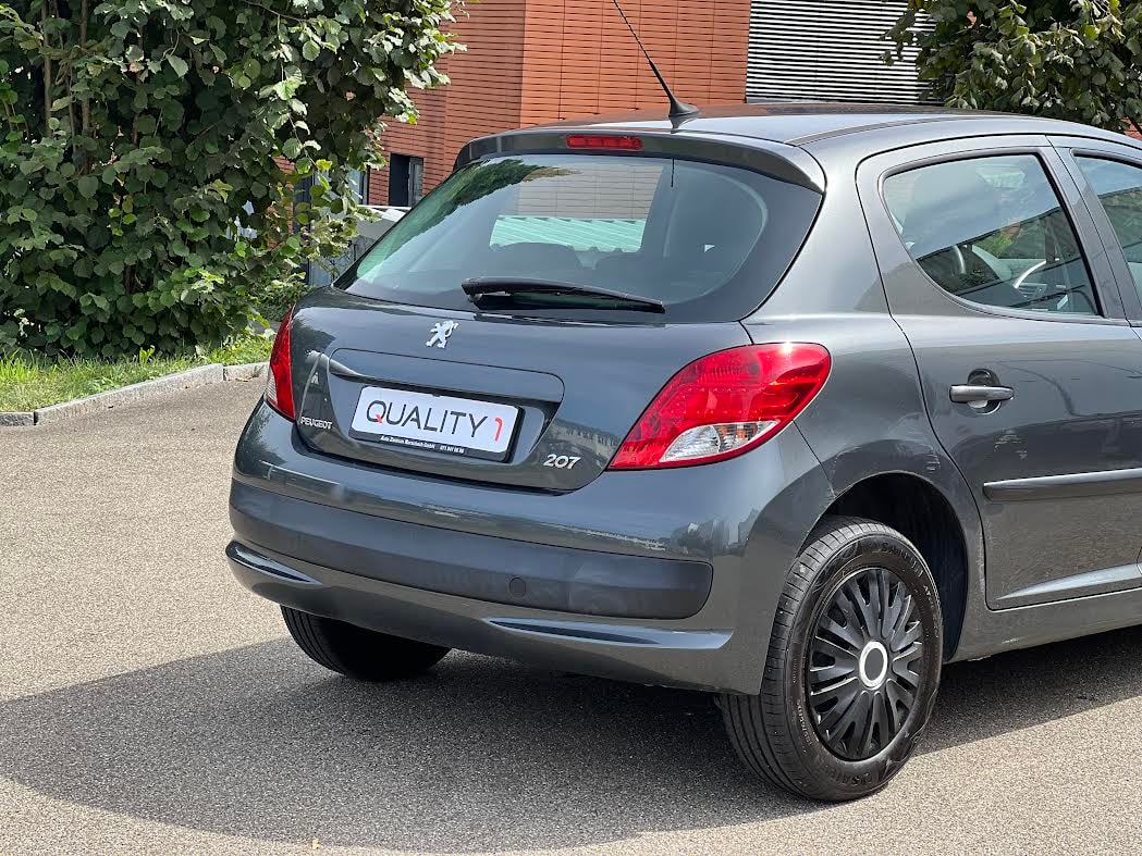 PEUGEOT 207 1.4 16V Allure-image-6