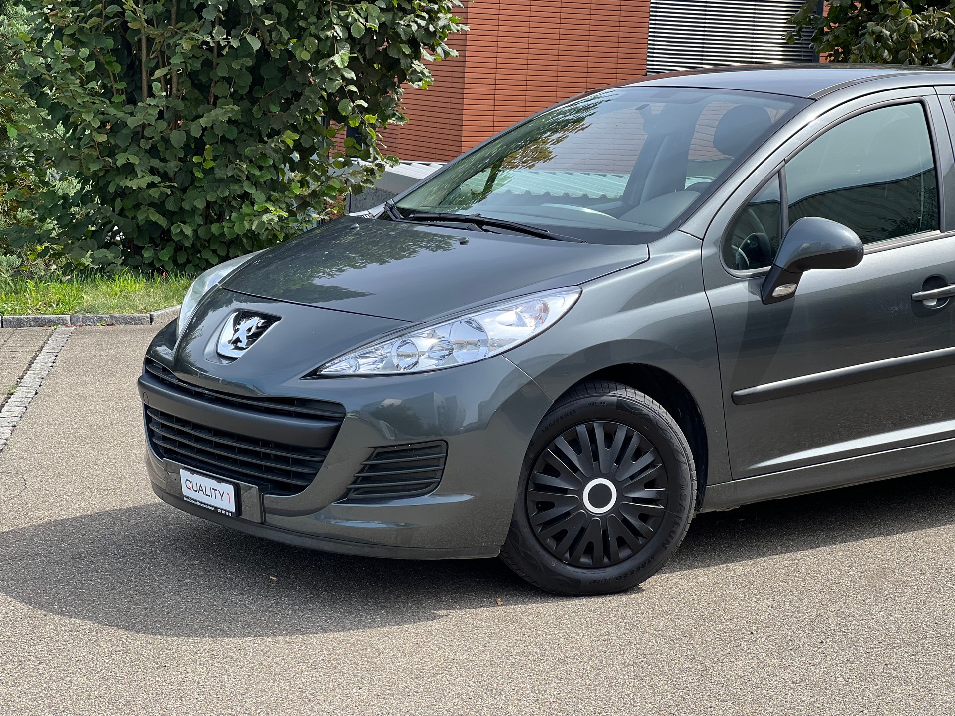 PEUGEOT 207 1.4 16V Allure-image-2