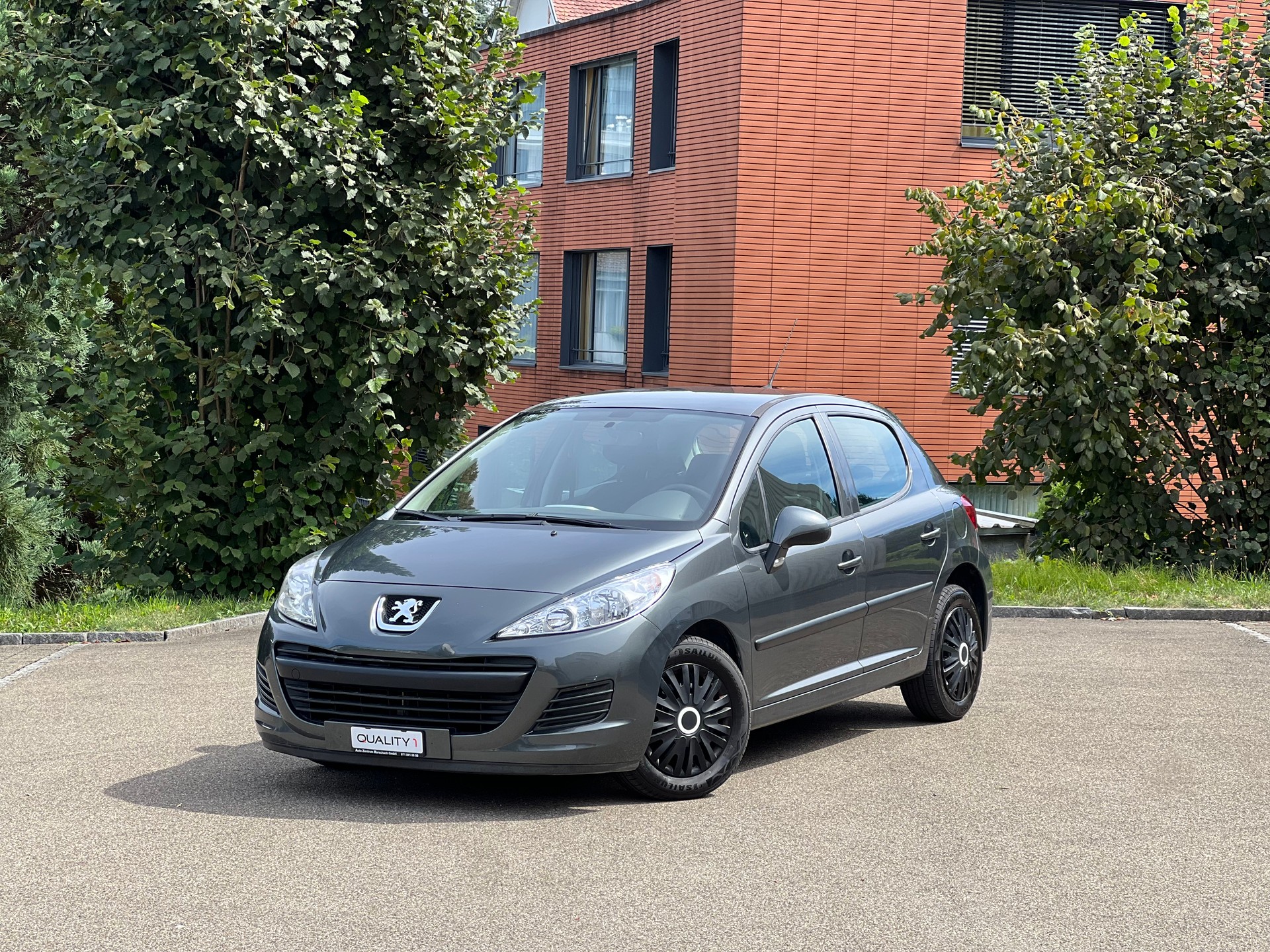 PEUGEOT 207 1.4 16V Allure-image-1