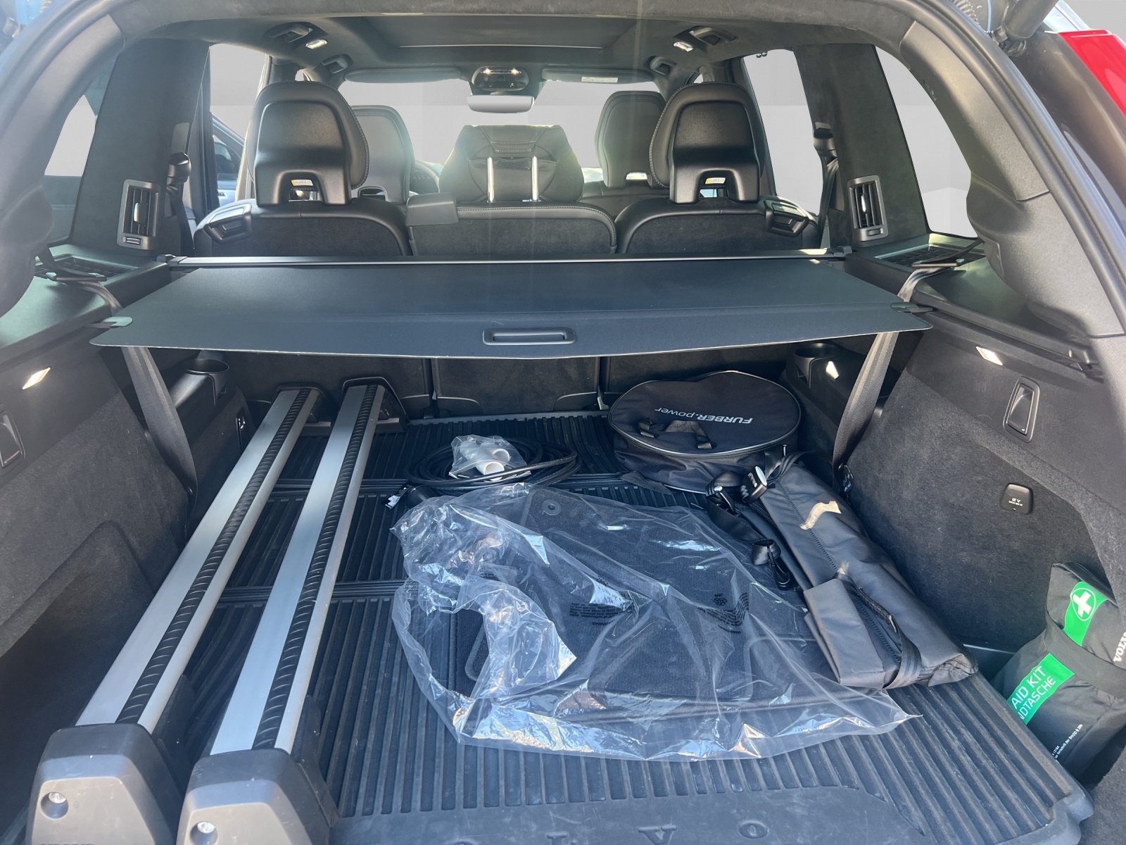 VOLVO XC90 T8 eAWD PluginHybrid R-Design Geartronic-image-8